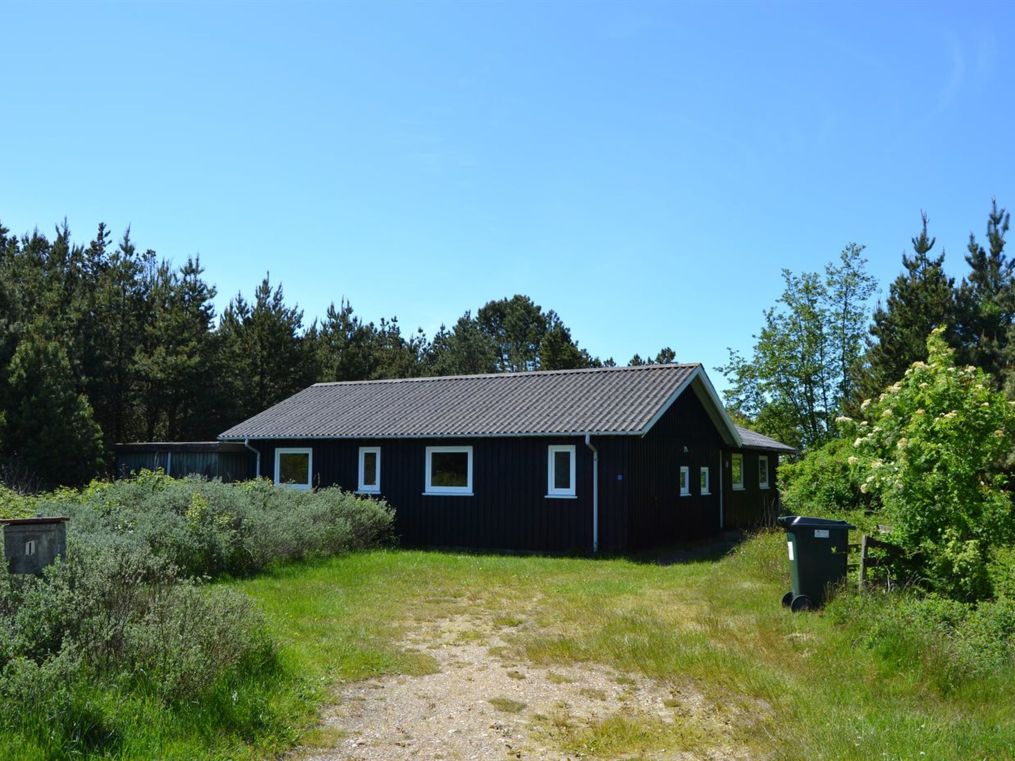 "Arnold" - 3.3km from the sea