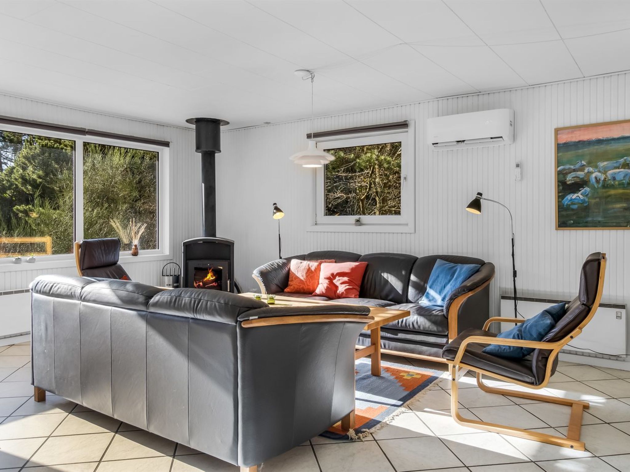 "Arnold" - 3.3km from the sea