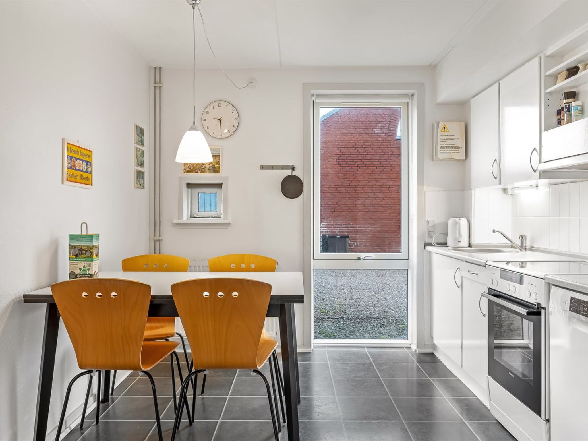 "Edly" - 2.3km from the sea - Inside