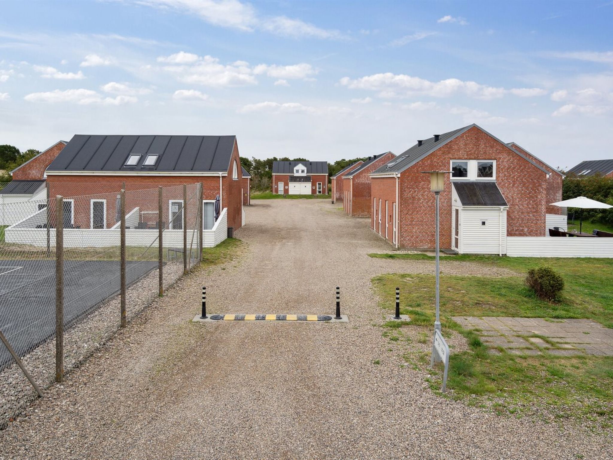 "Edly" - 2.3km from the sea - Outside