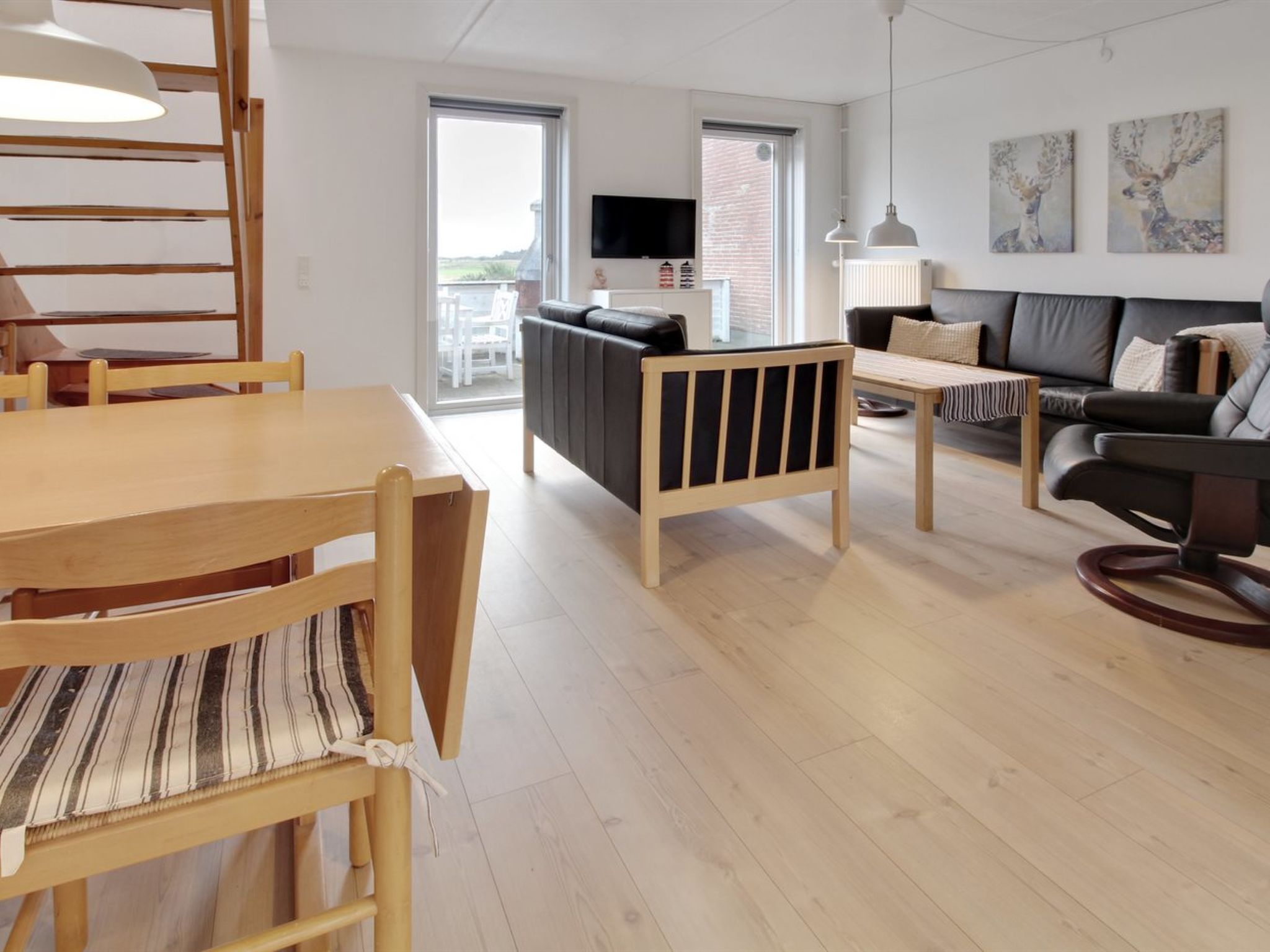 "Terje" - 2.3km from the sea - Inside