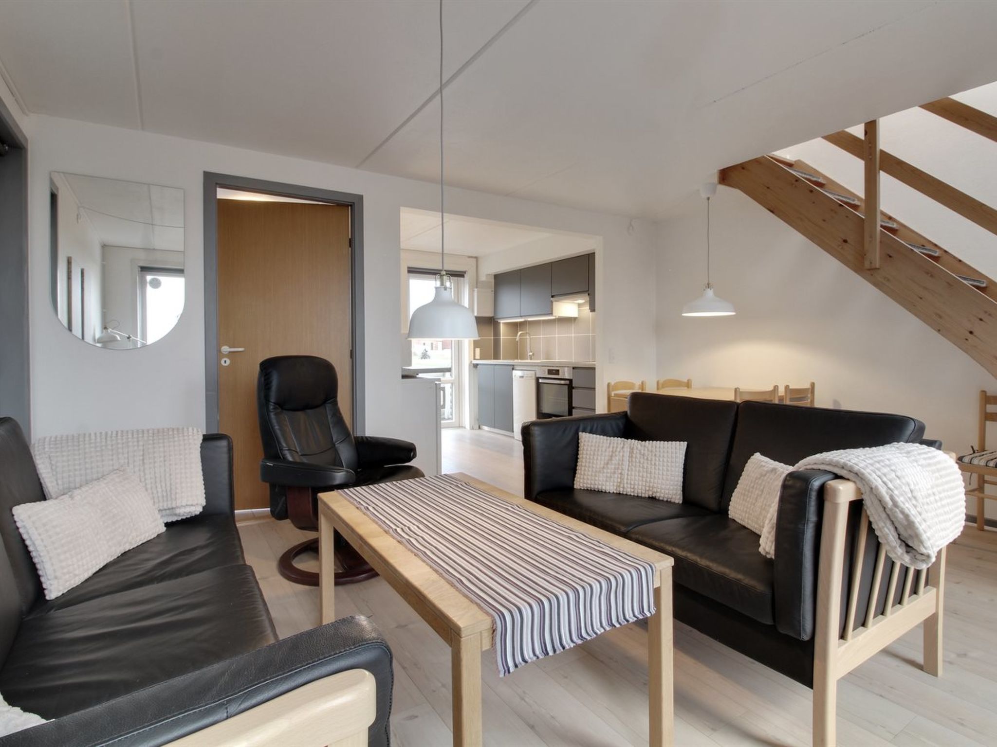 "Terje" - 2.3km from the sea - Inside