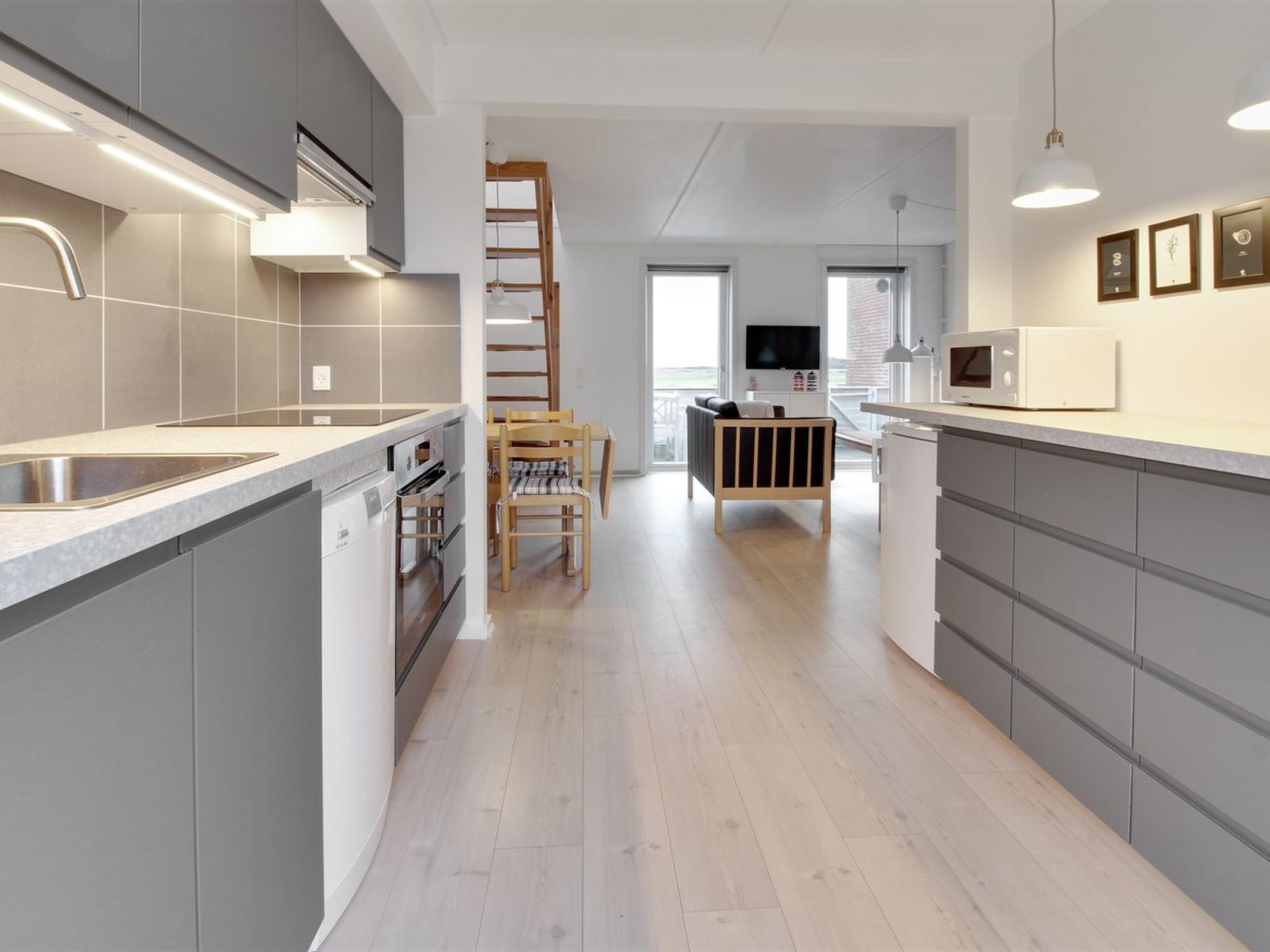 "Terje" - 2.3km from the sea - Inside
