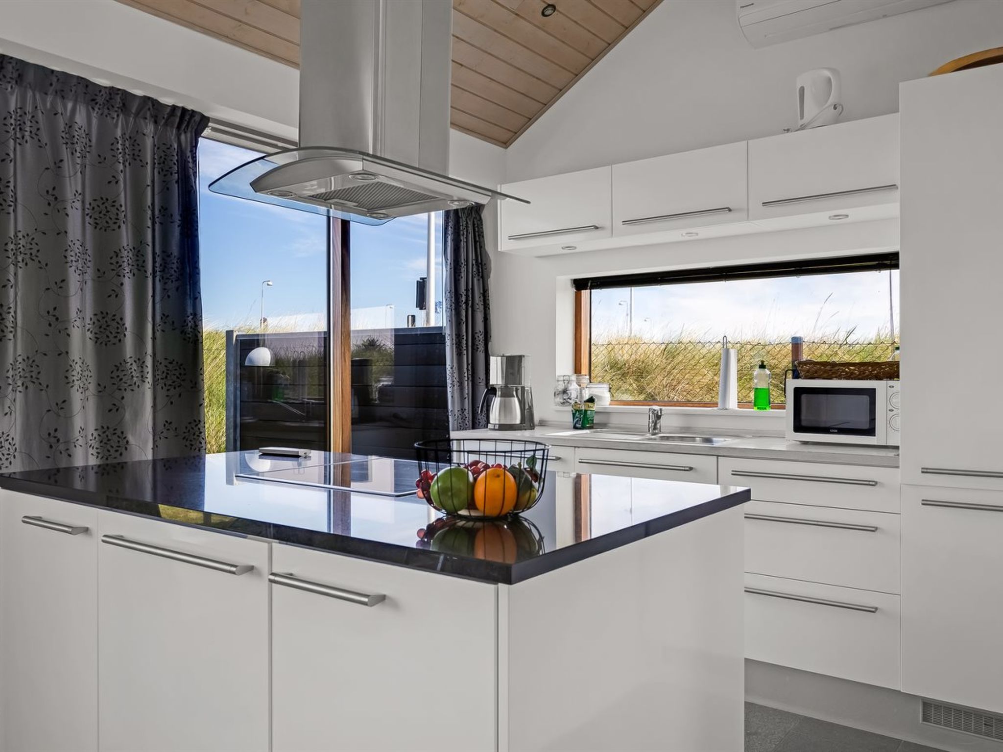 "Elinora" - 100m from the sea - Drinnen