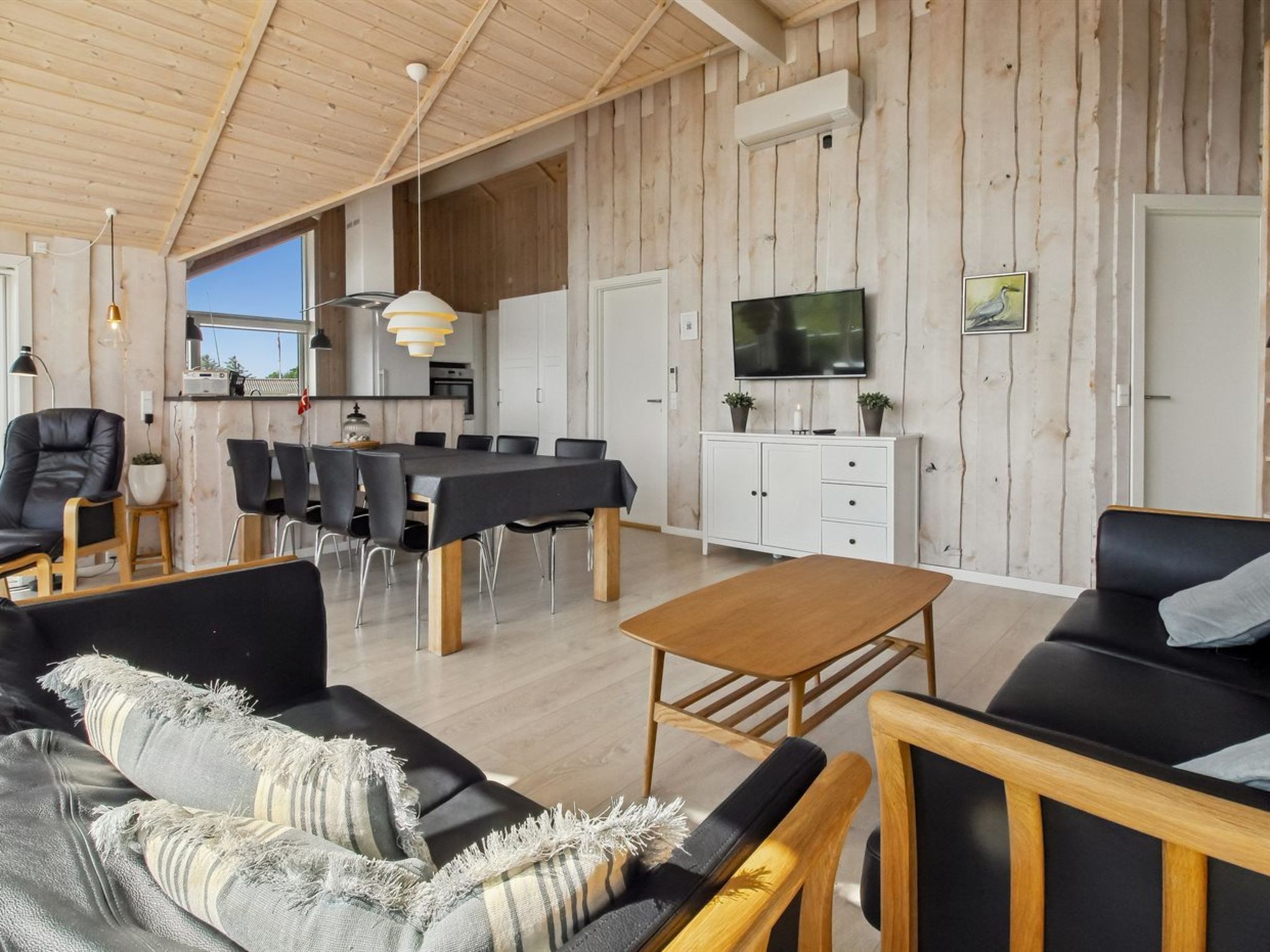 "Jonna" - 700m from the sea - Binnen