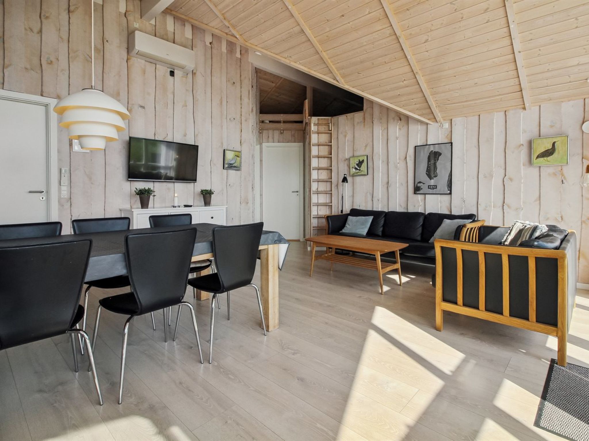 "Jonna" - 700m from the sea - Binnen