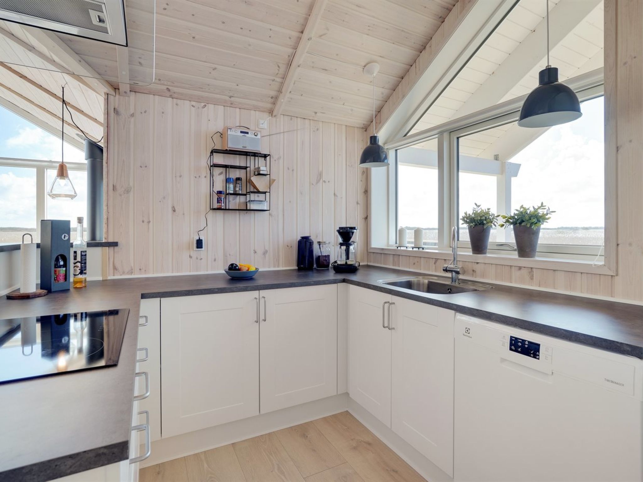 "Jonna" - 700m from the sea - Binnen