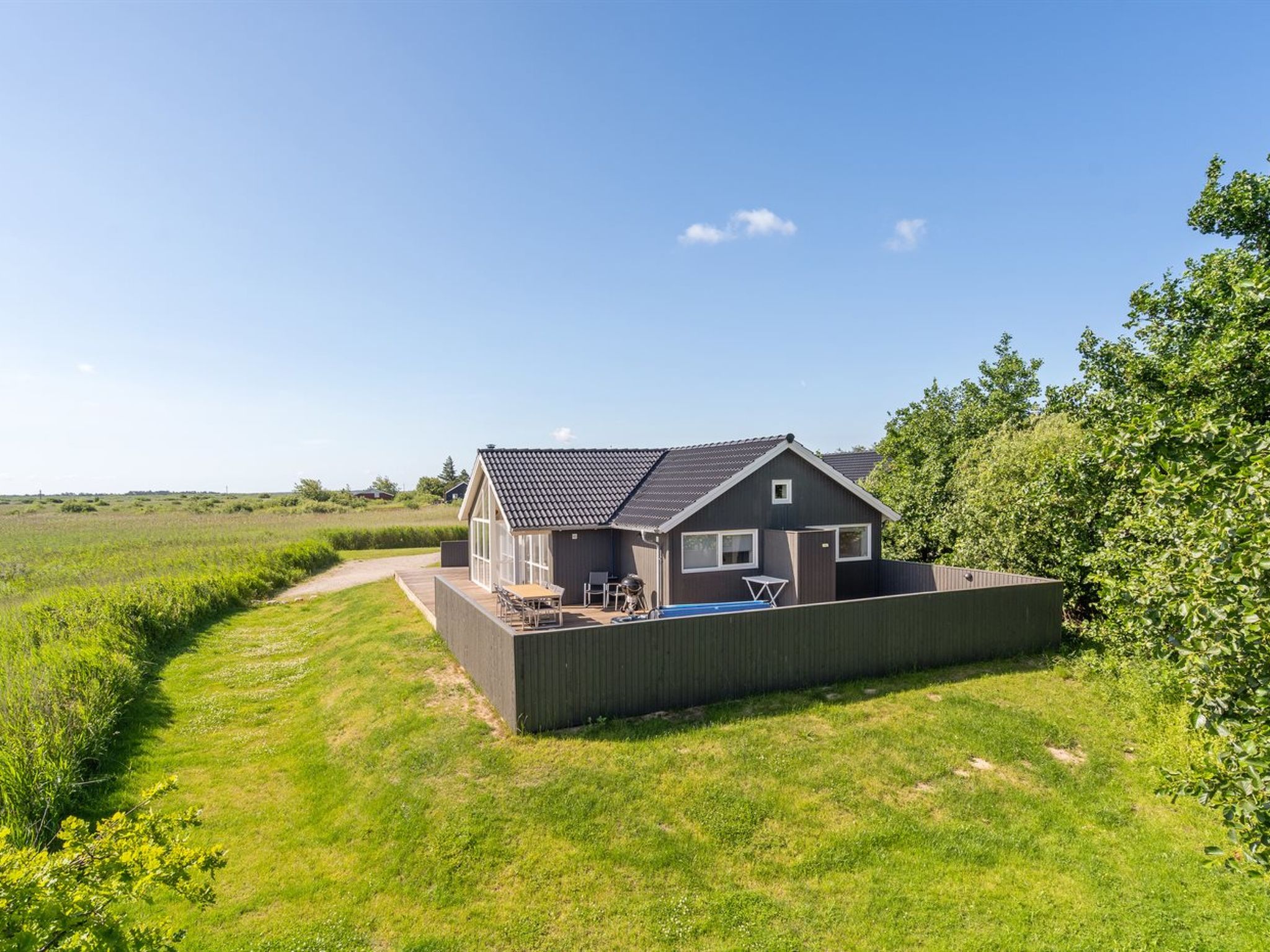 "Jonna" - 700m from the sea - Buiten