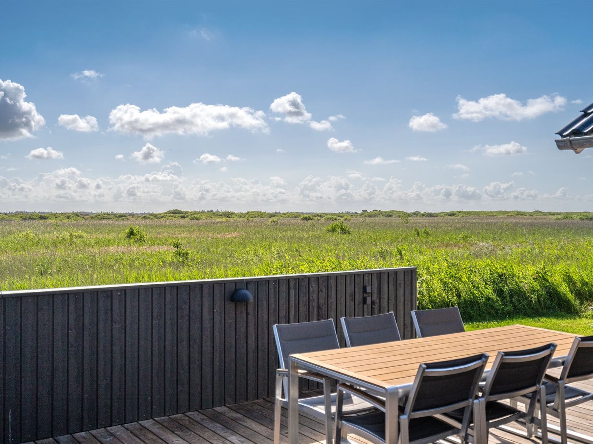 "Jonna" - 700m from the sea - Buiten