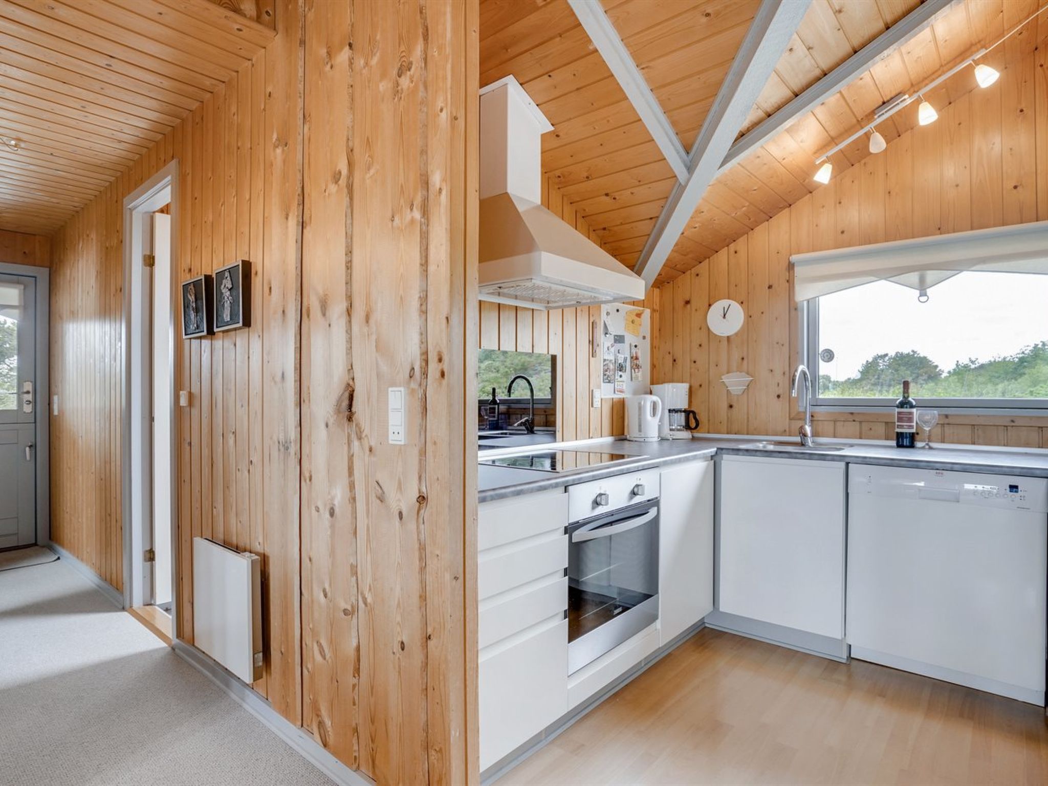 "Bryniulf" - 1.8km from the sea - Binnen