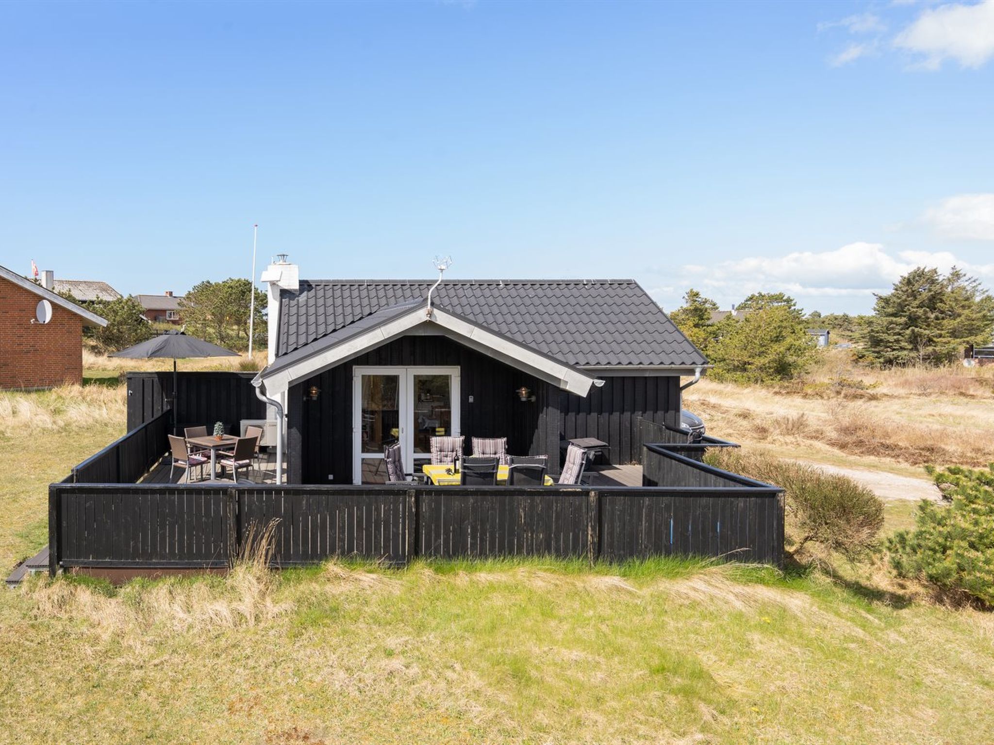 "Elmine" - 700m from the sea - Buiten