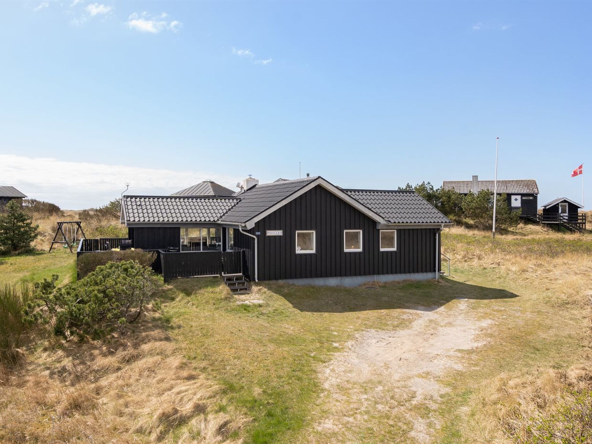 "Elmine" - 700m from the sea - Buiten
