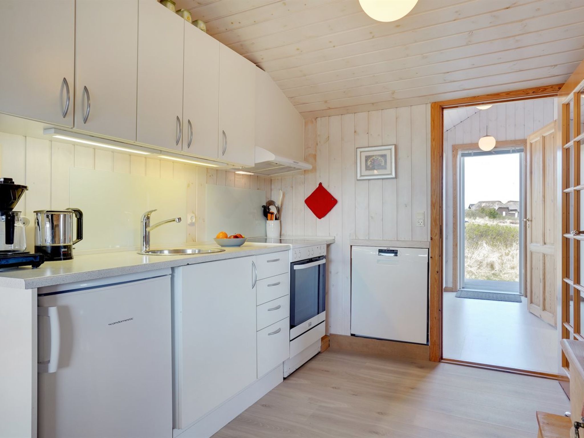 "Elmine" - 700m from the sea - Binnen