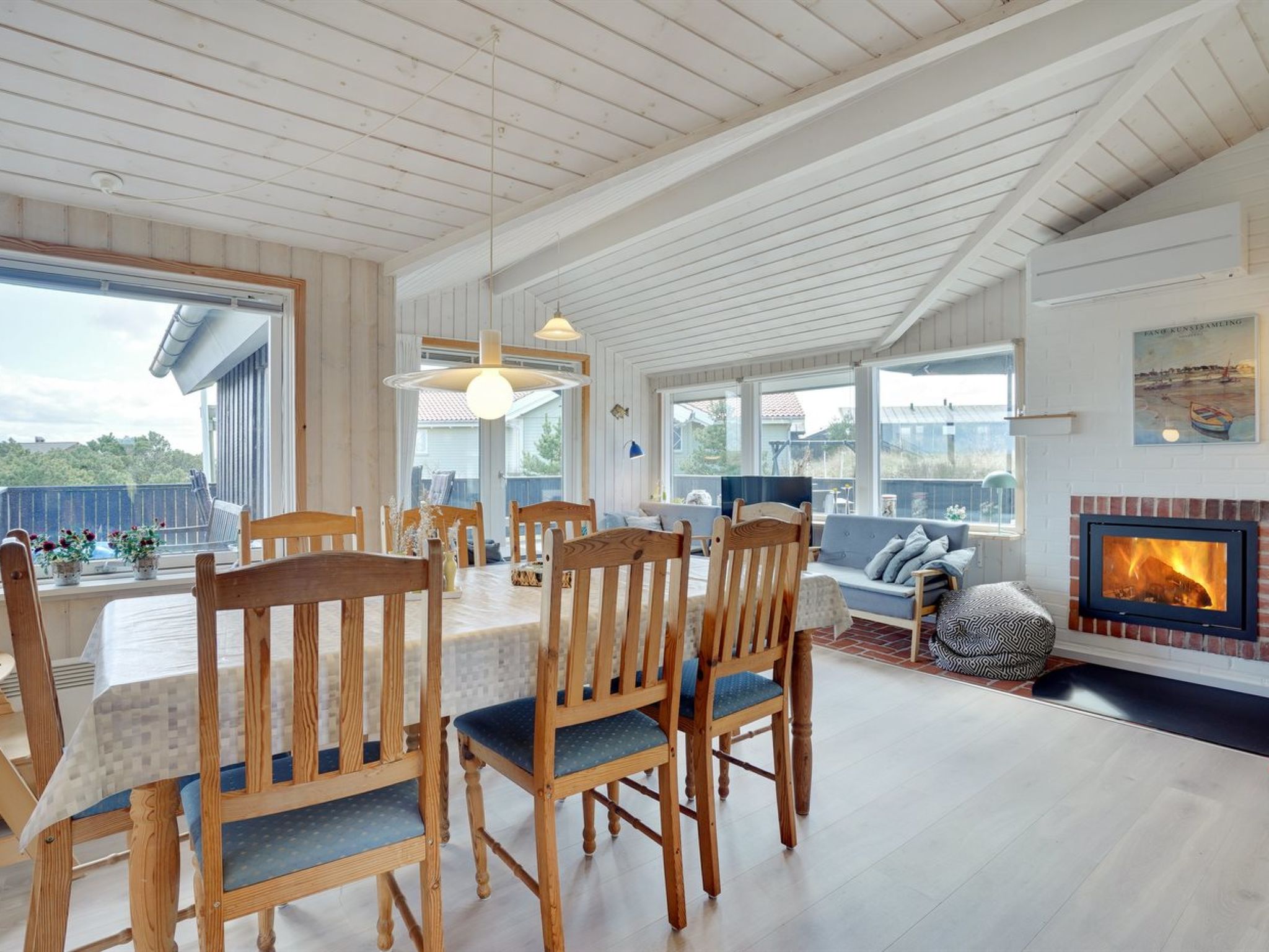 "Elmine" - 700m from the sea - Binnen