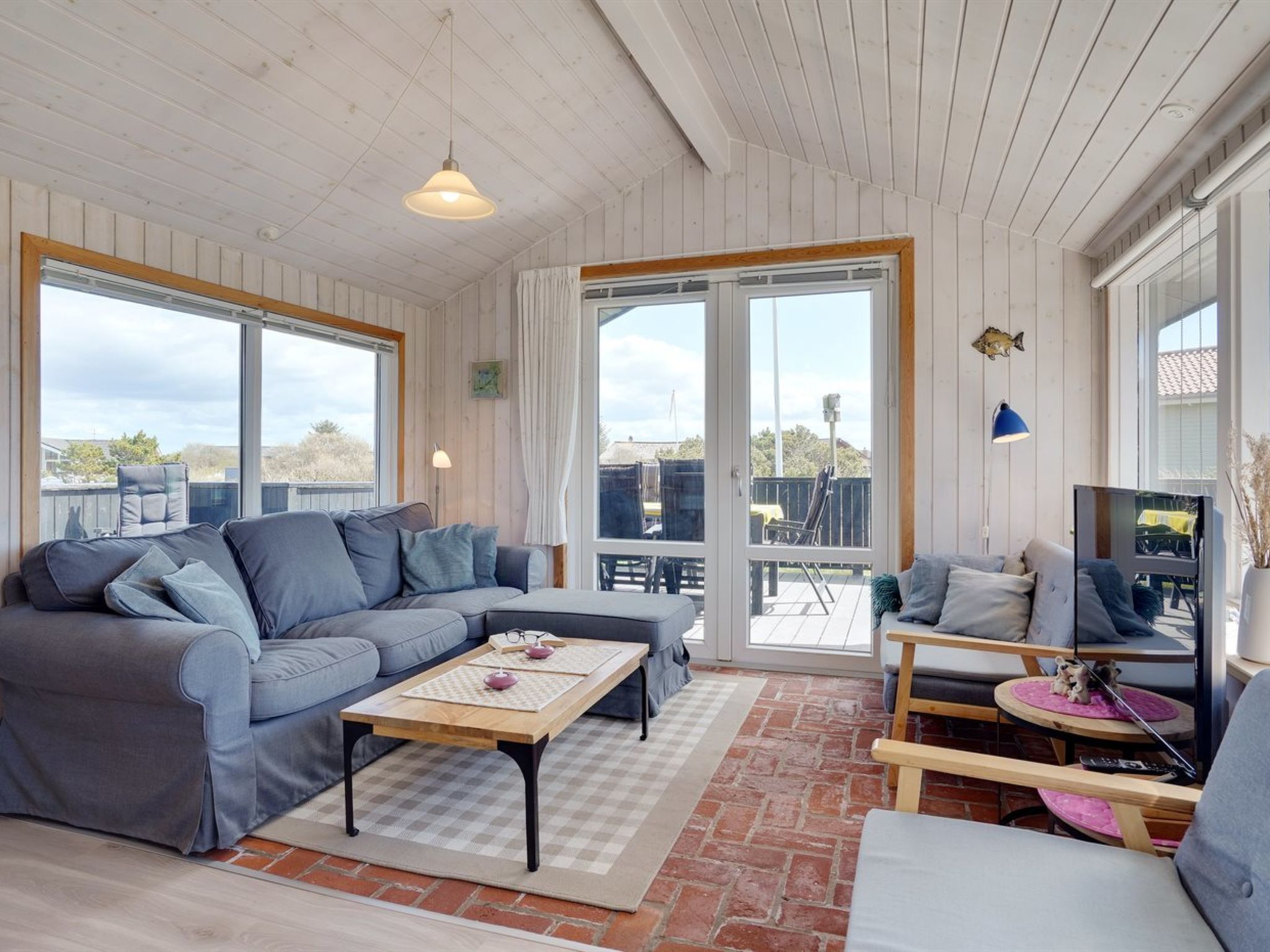 "Elmine" - 700m from the sea - Binnen