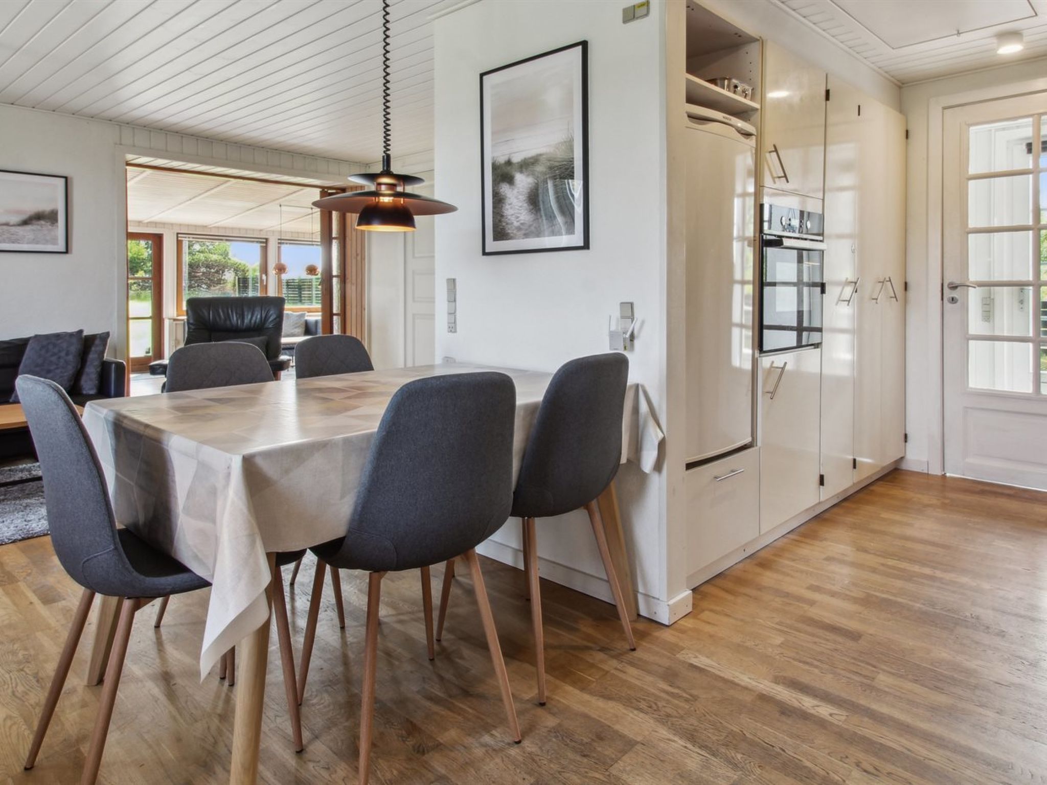 "Øvli" - 3.8km from the sea-Drinnen