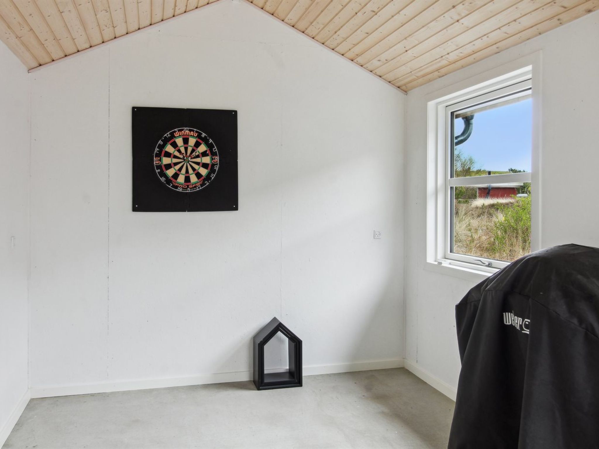 "Minke" - 2.2km from the sea - Inside