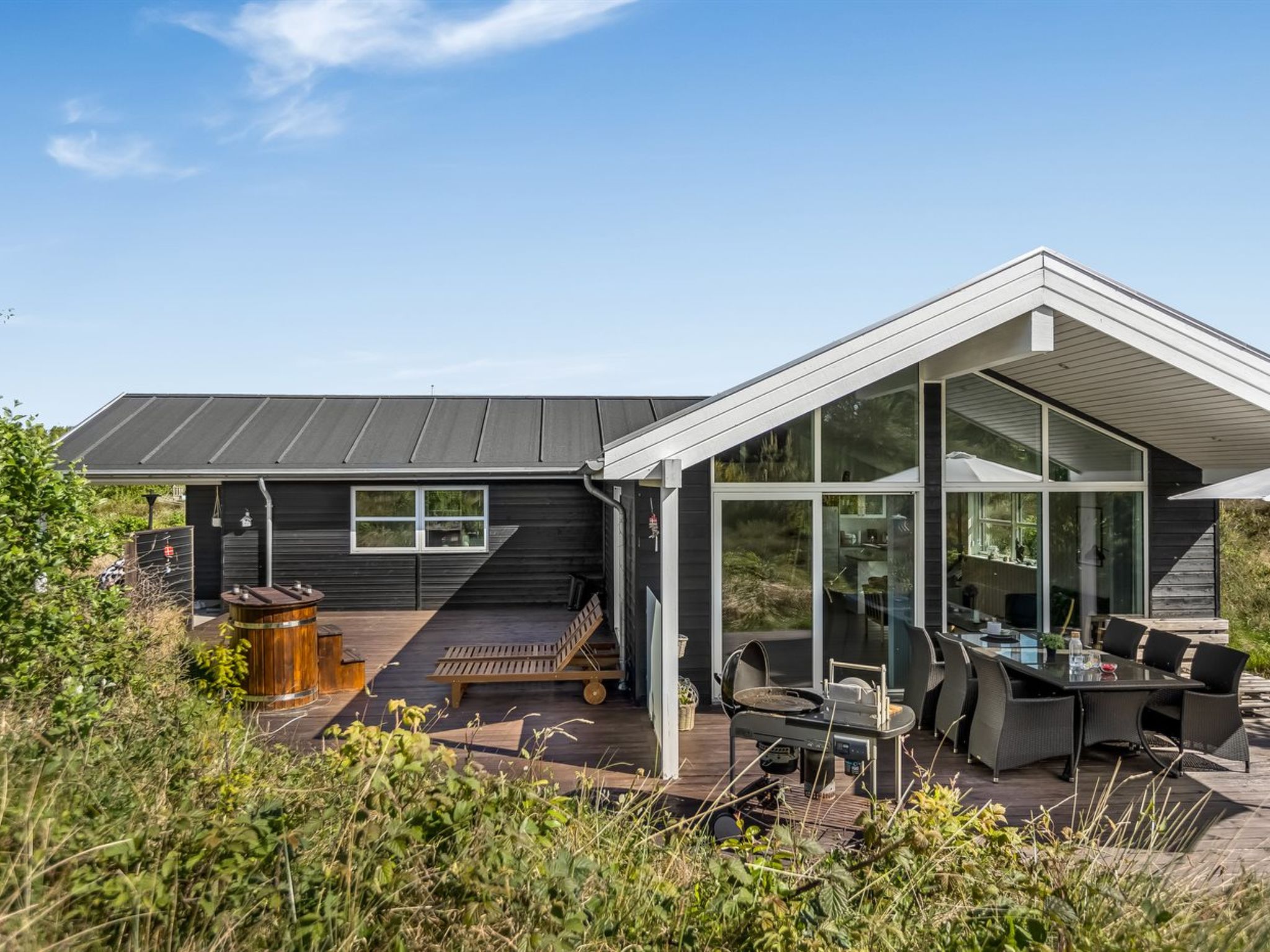 "Minke" - 2.2km from the sea