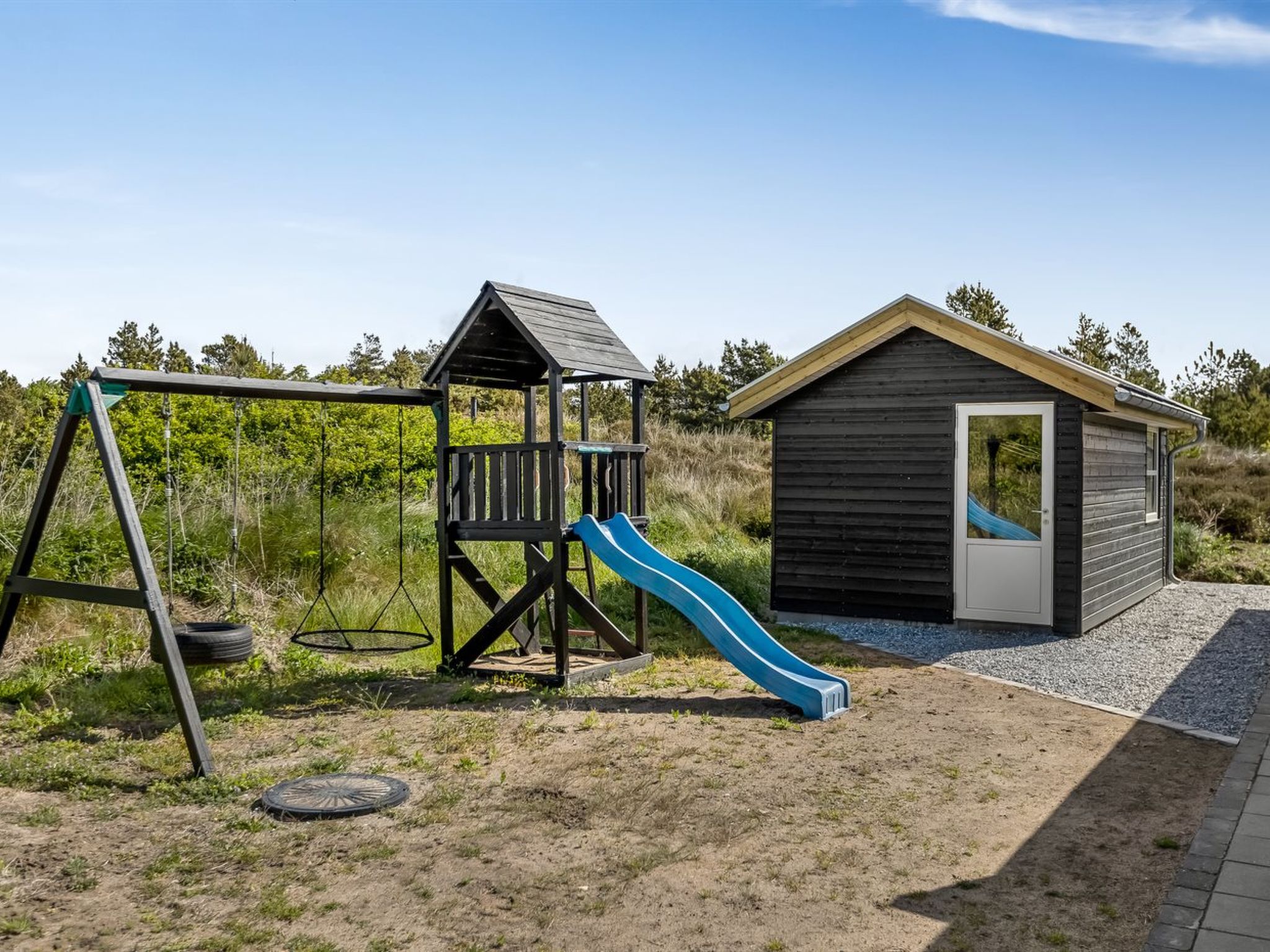 "Minke" - 2.2km from the sea - Outside