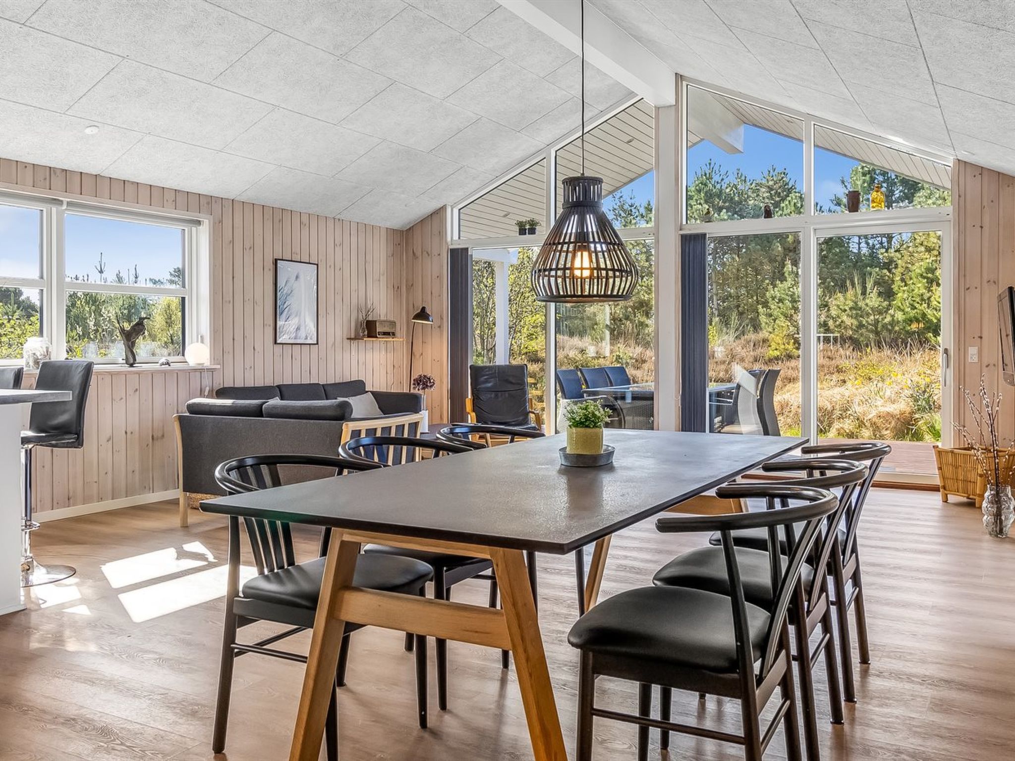 "Minke" - 2.2km from the sea