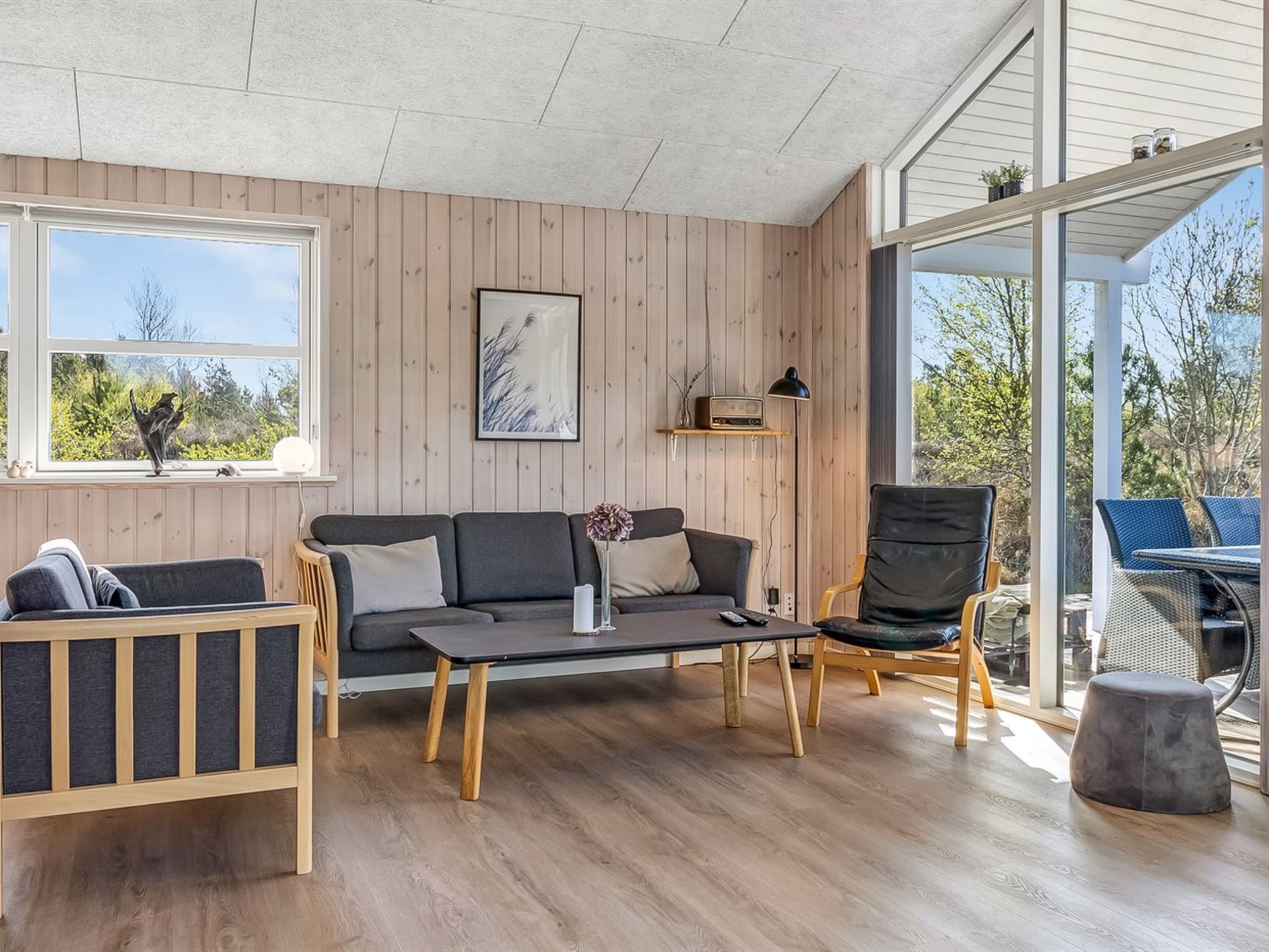 "Minke" - 2.2km from the sea - Inside