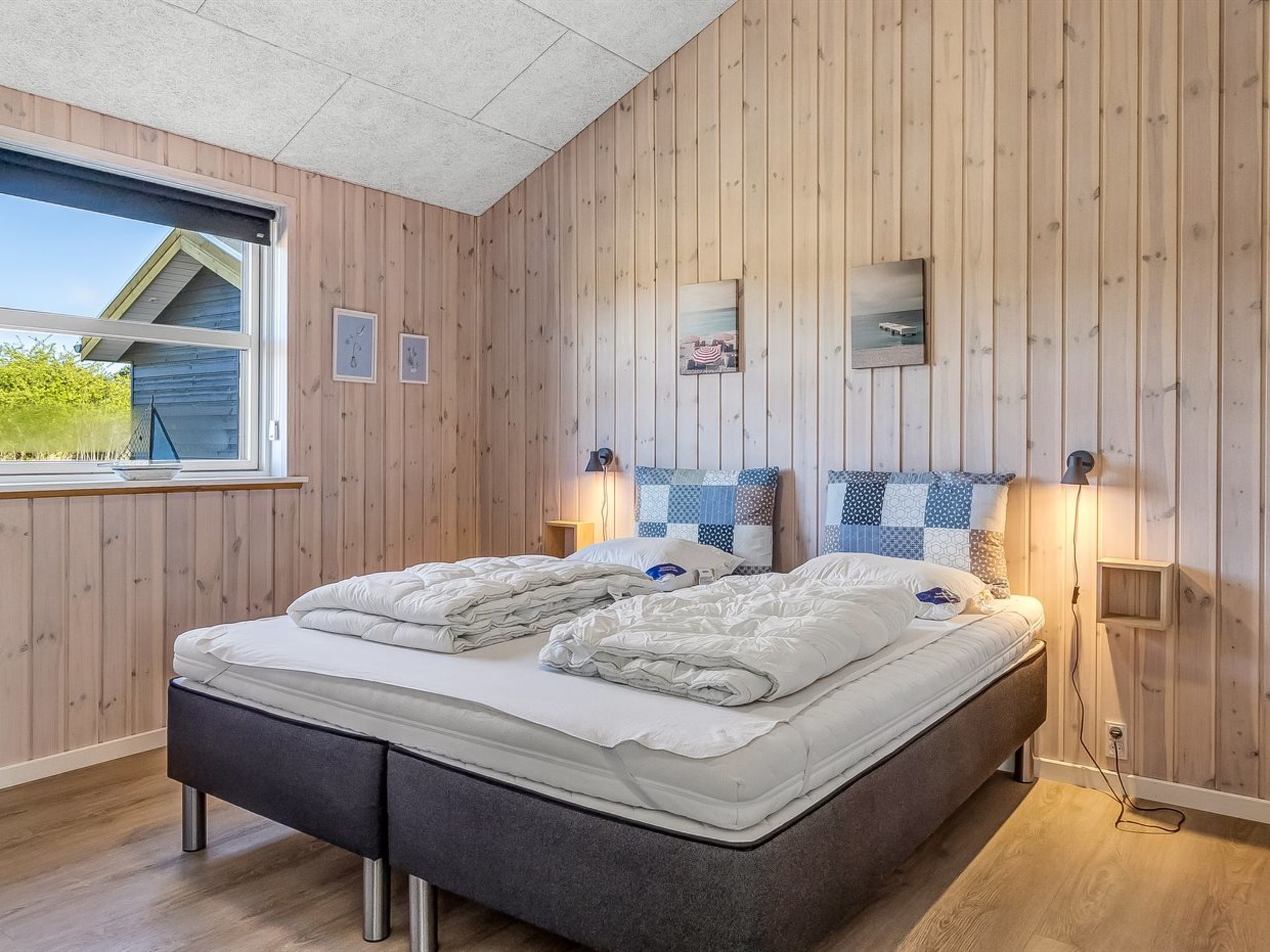 "Minke" - 2.2km from the sea - Inside