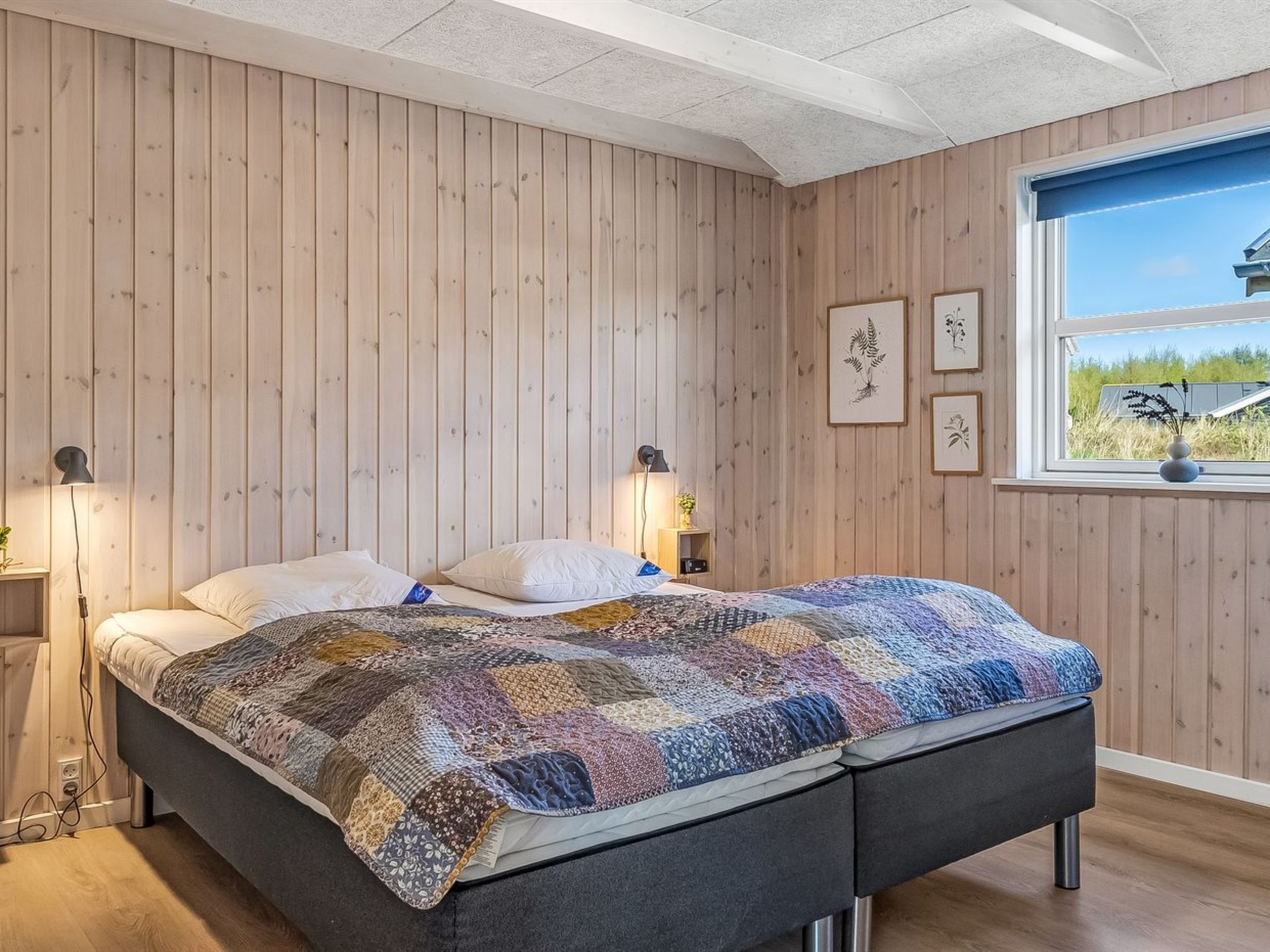 "Minke" - 2.2km from the sea - Inside