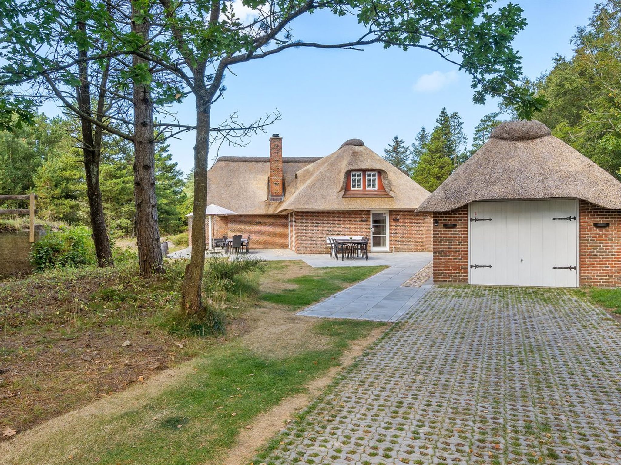 "Romy" - 3.5km from the sea - Outside