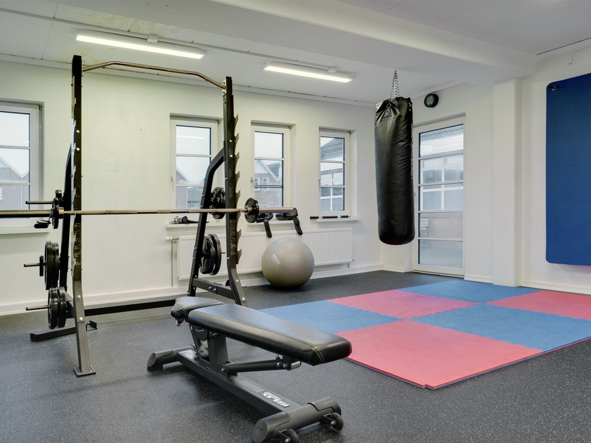 "Aslef" - 2.3km from the sea-Inside