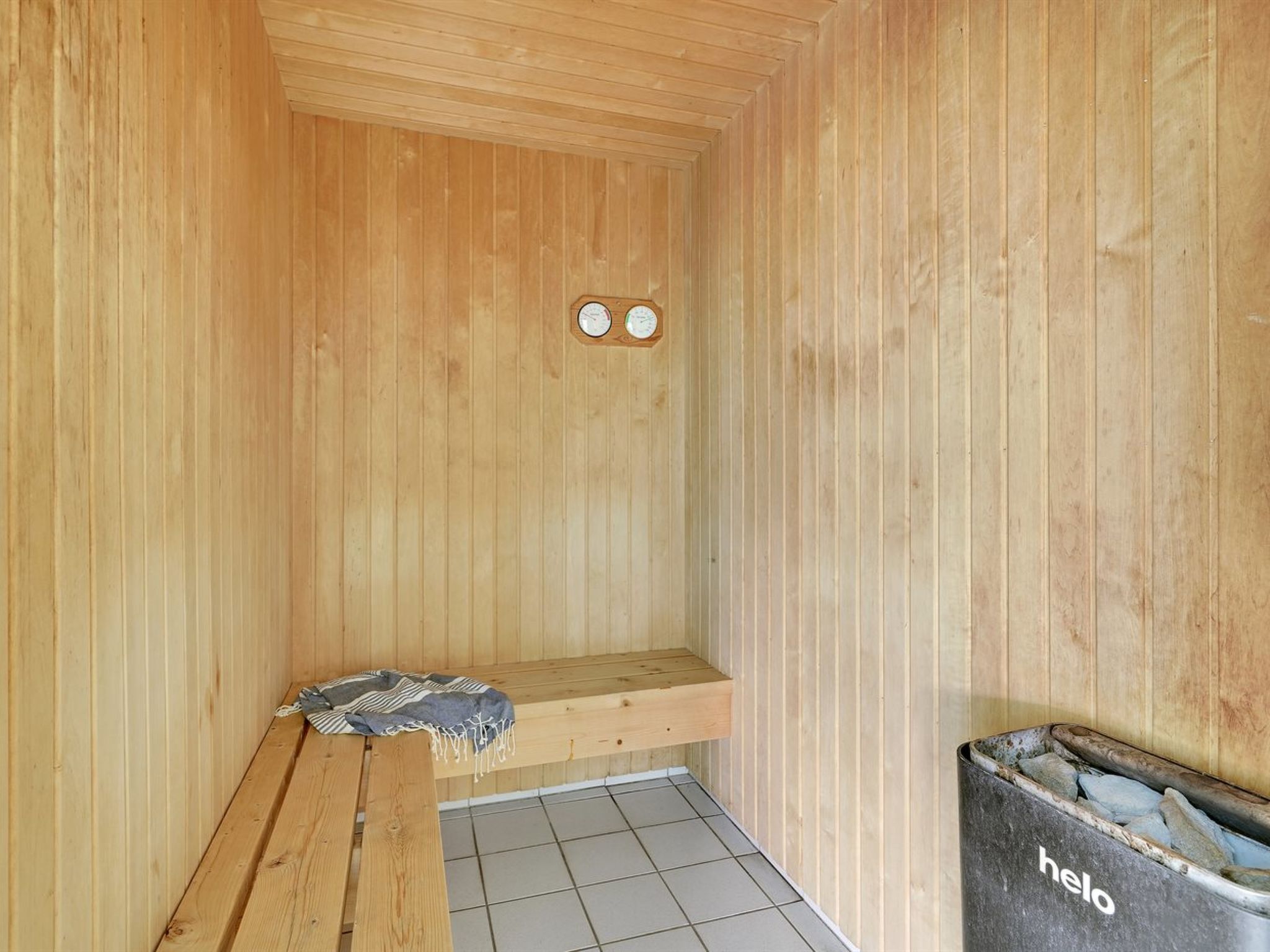 "Henrike" - 3.3km from the sea - Binnen