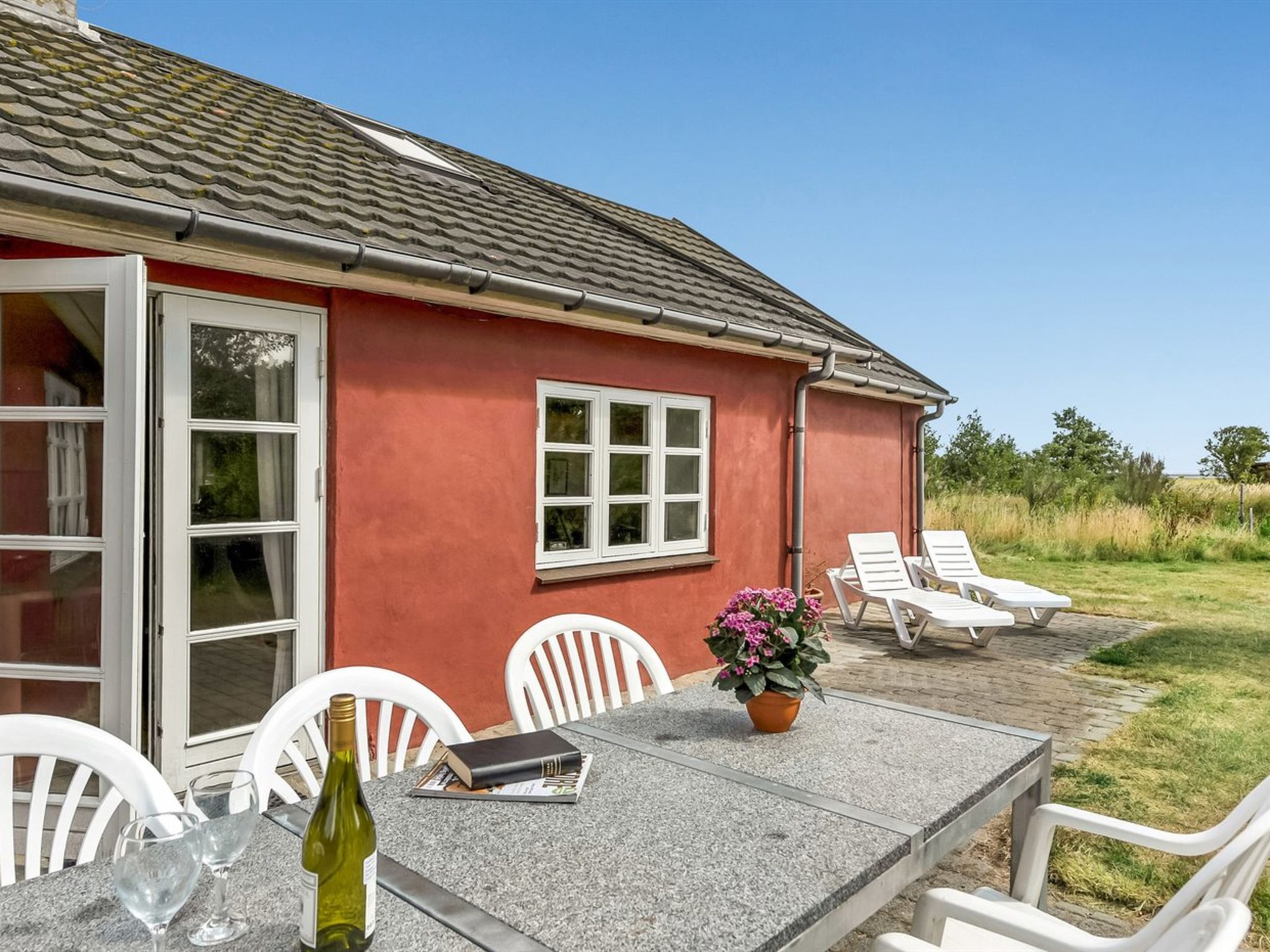 "Munibert" - 3.8km from the sea - Buiten