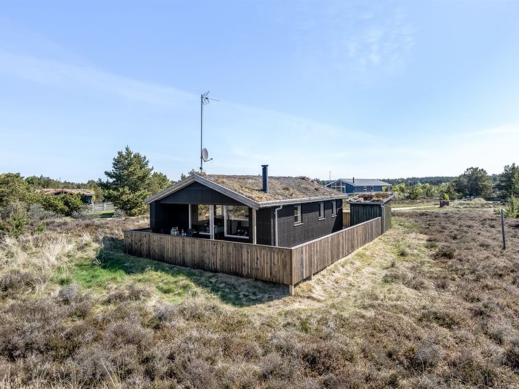 "Sara" - 2.5km From The Sea - Nordsee