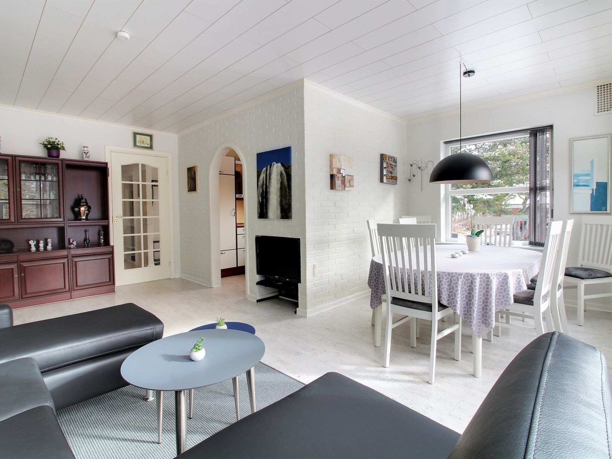 "Gwen" - 2.7km from the sea-Drinnen