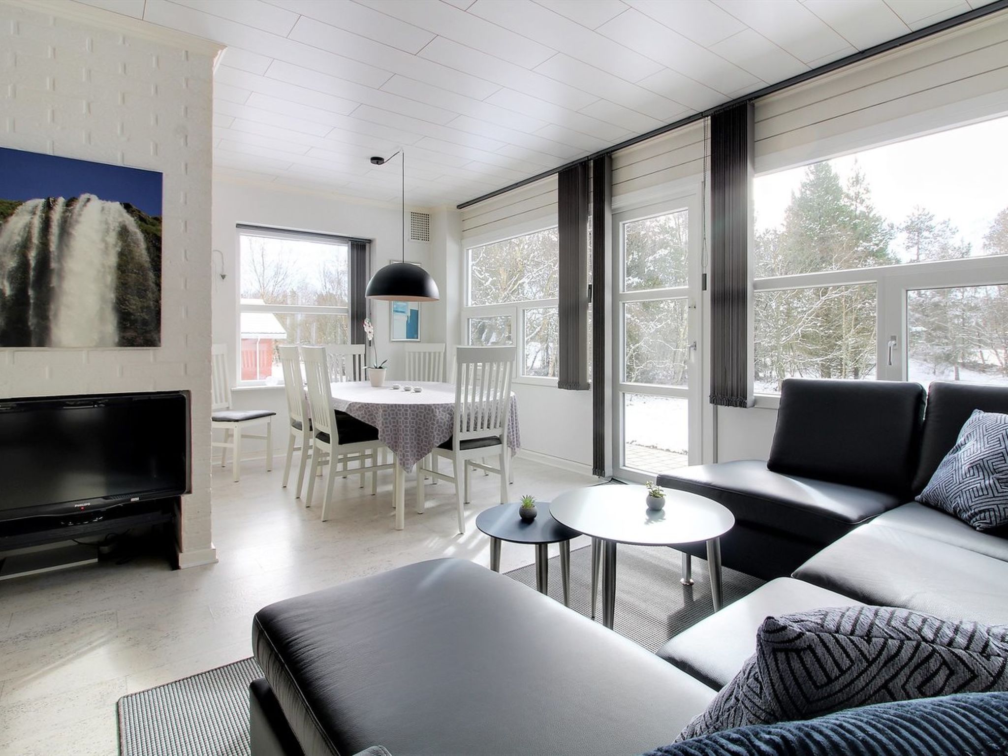 "Gwen" - 2.7km from the sea-Drinnen