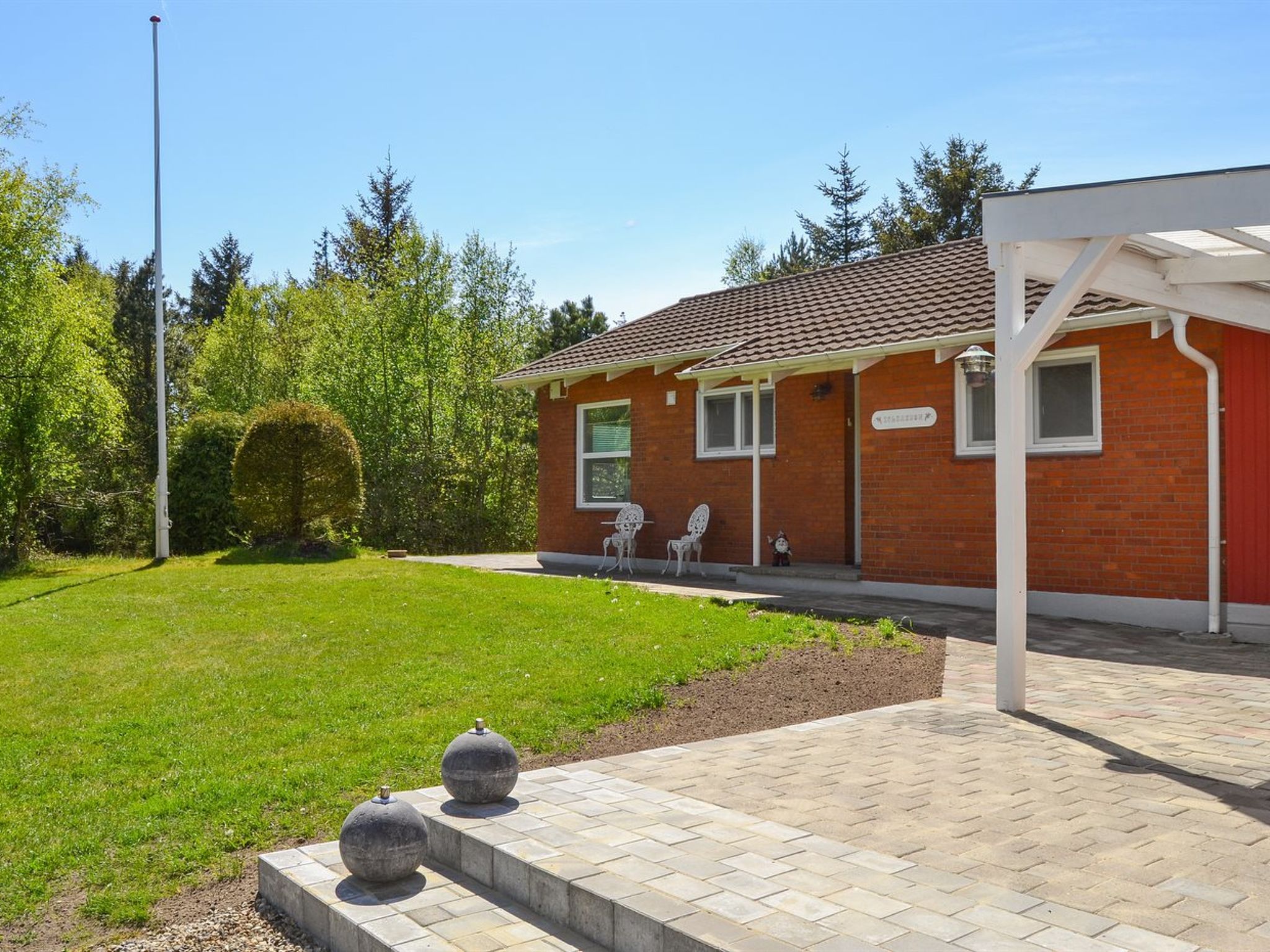 "Gwen" - 2.7km from the sea-Draußen
