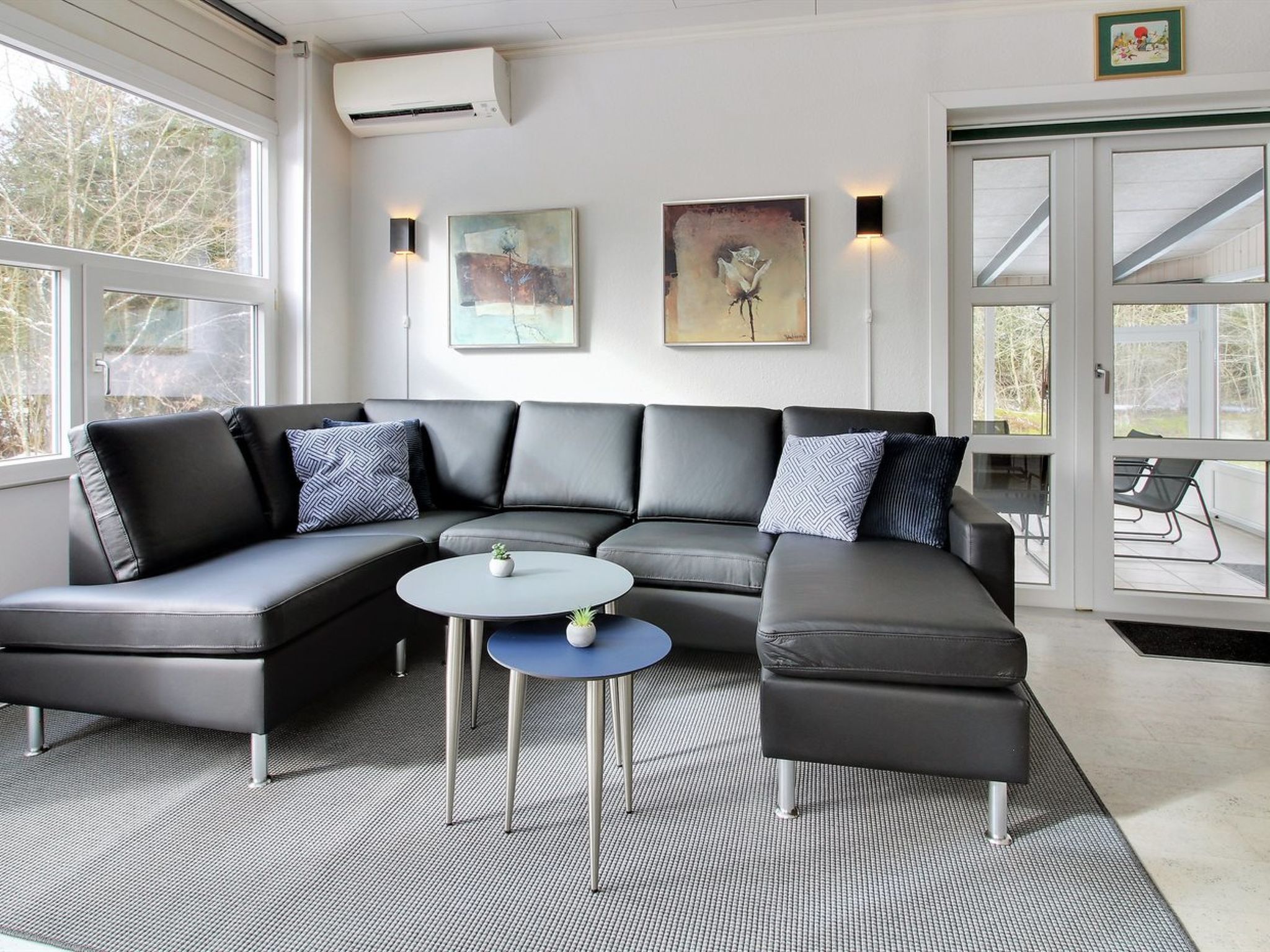 "Gwen" - 2.7km from the sea-Drinnen