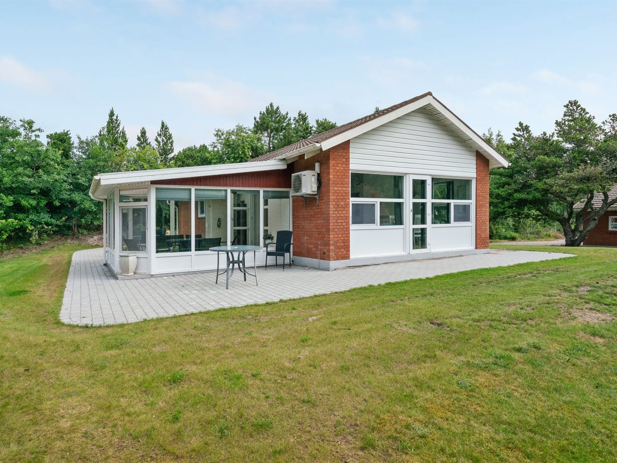 "Gwen" - 2.7km from the sea-Draußen