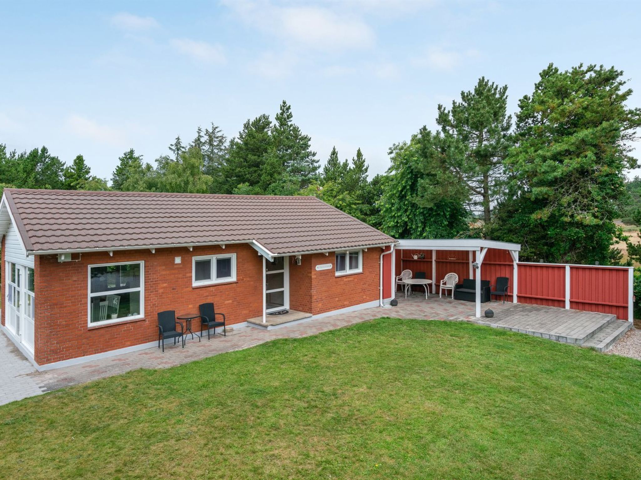"Gwen" - 2.7km from the sea-Draußen