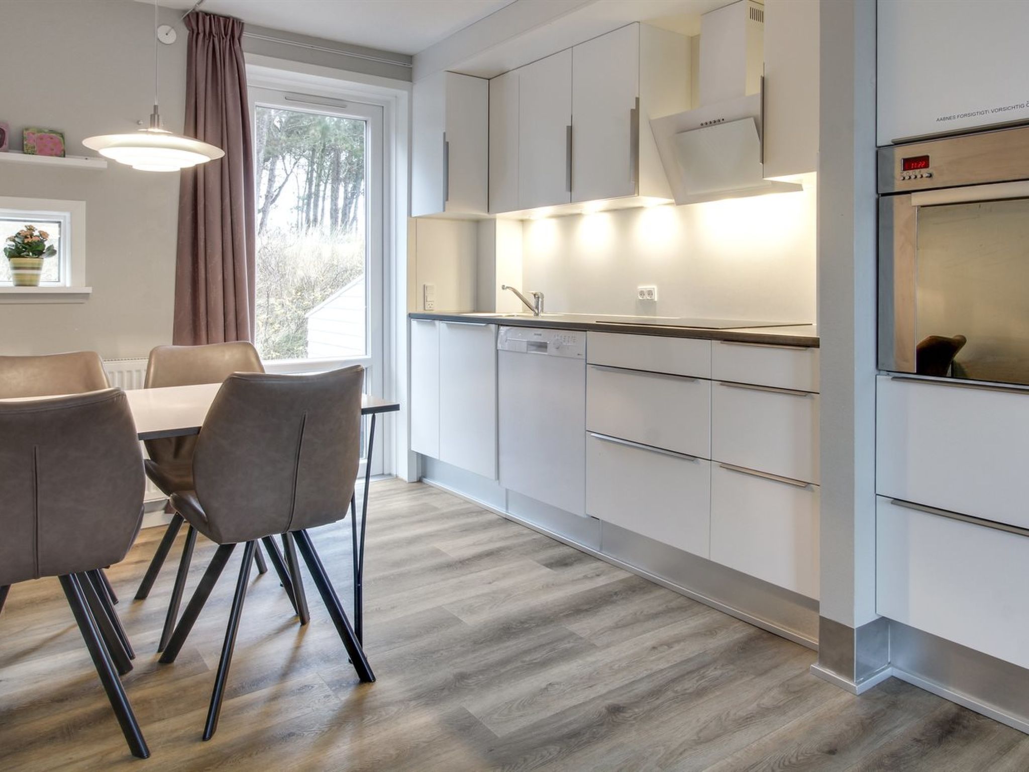 "Anouk" - 1.7km from the sea - Binnen
