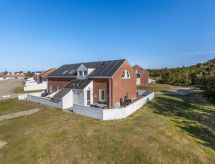 "Niilo" - 1.7km from the sea