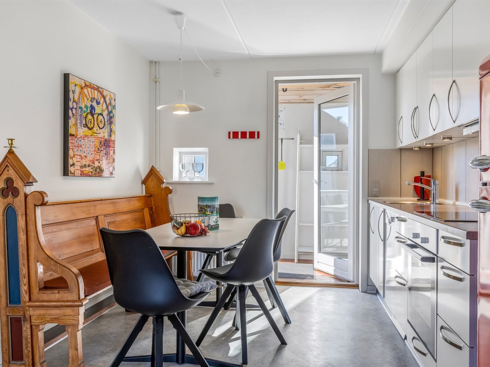 "Niilo" - 1.7km from the sea - Inside