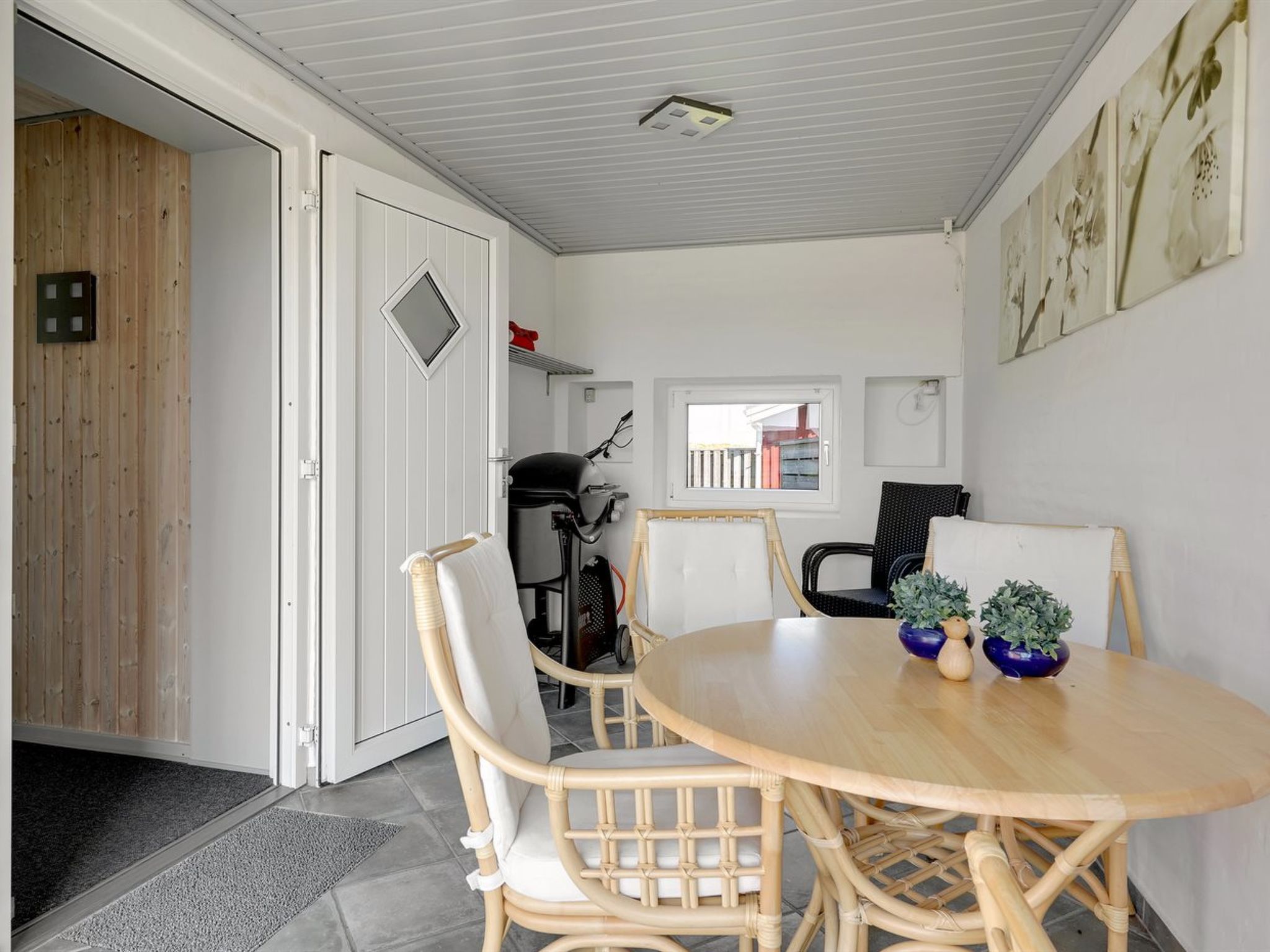 "Helfrida" - 350m from the sea-Binnen