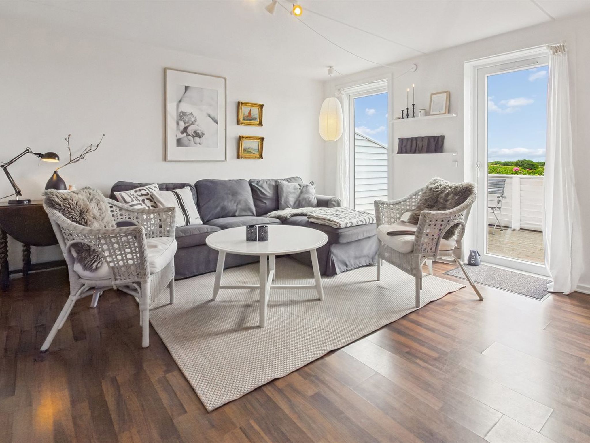 "Tellervo" - 2.4km from the sea", 3-Zimmer-Wohnung 73 m2. Objekt geeignet für 6 Erwachsene. Wohnzimmer mit TV und DVD. 1 Zimmer mit 1 x 2 Etagenbetten. Küche (Backofen, Geschirrspüler, 4 Glaskerami..
