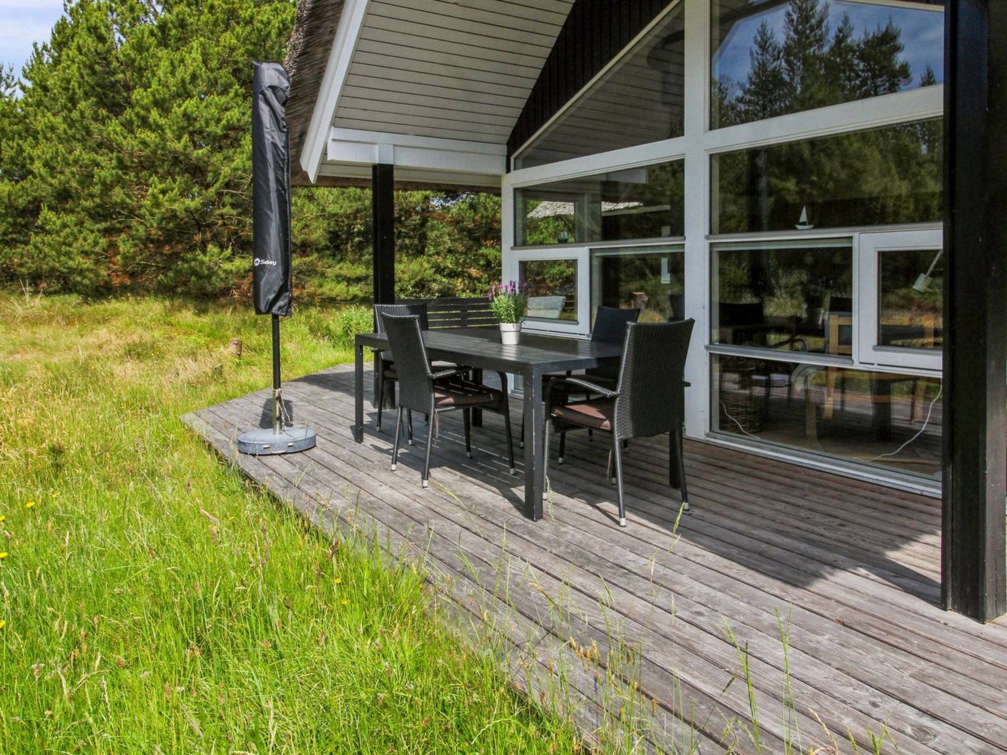 "Karri" - 1.1km from the sea — Terrace (3 of 32)