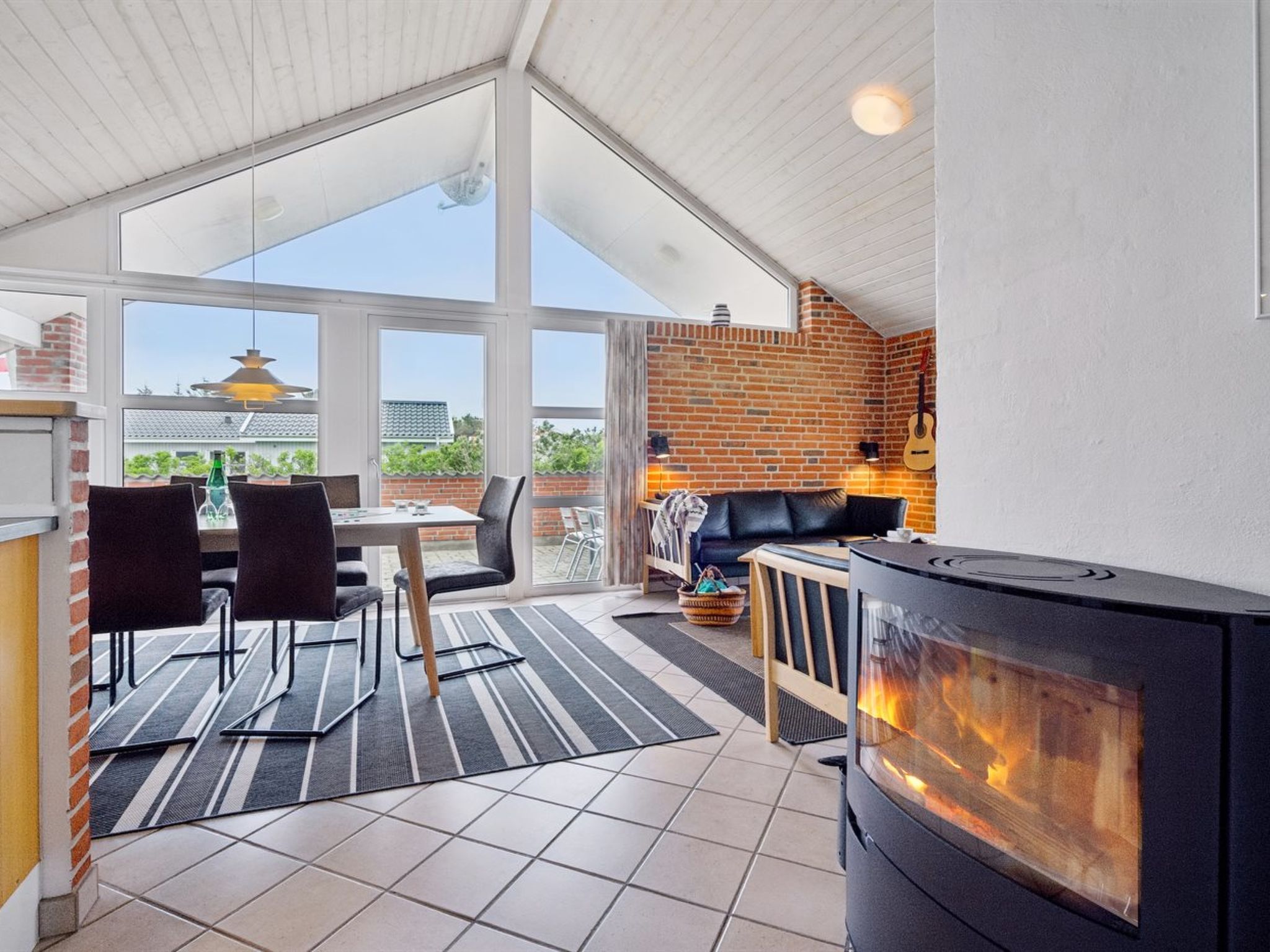 "Mari" - 400m from the sea - Binnen