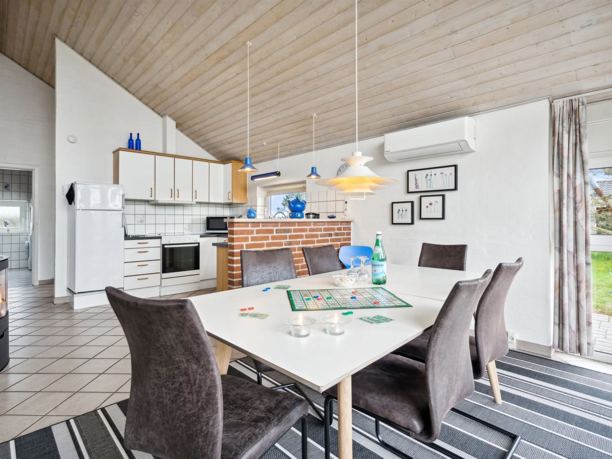 "Mari" - 400m from the sea - Binnen