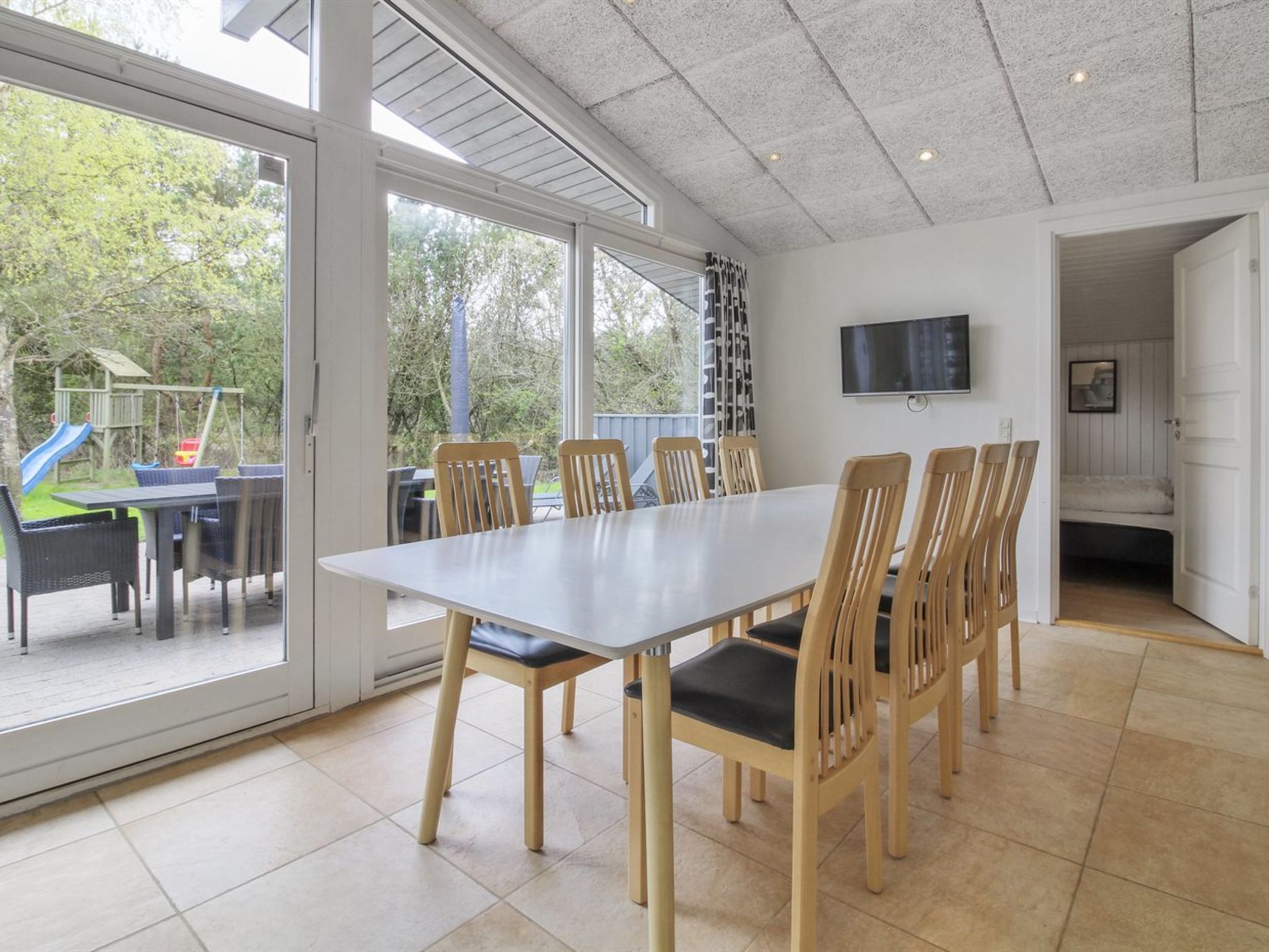 "Vieno" - 2.6km from the sea - Binnen