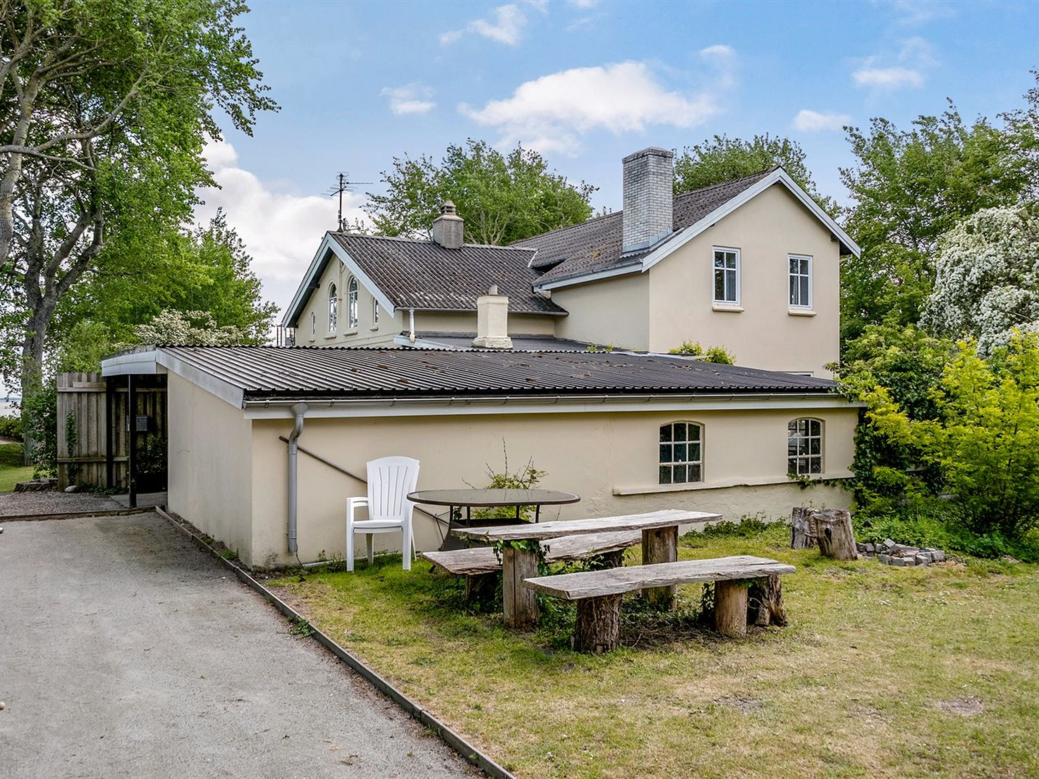 "Styrkar" - 4km from the sea - Buiten