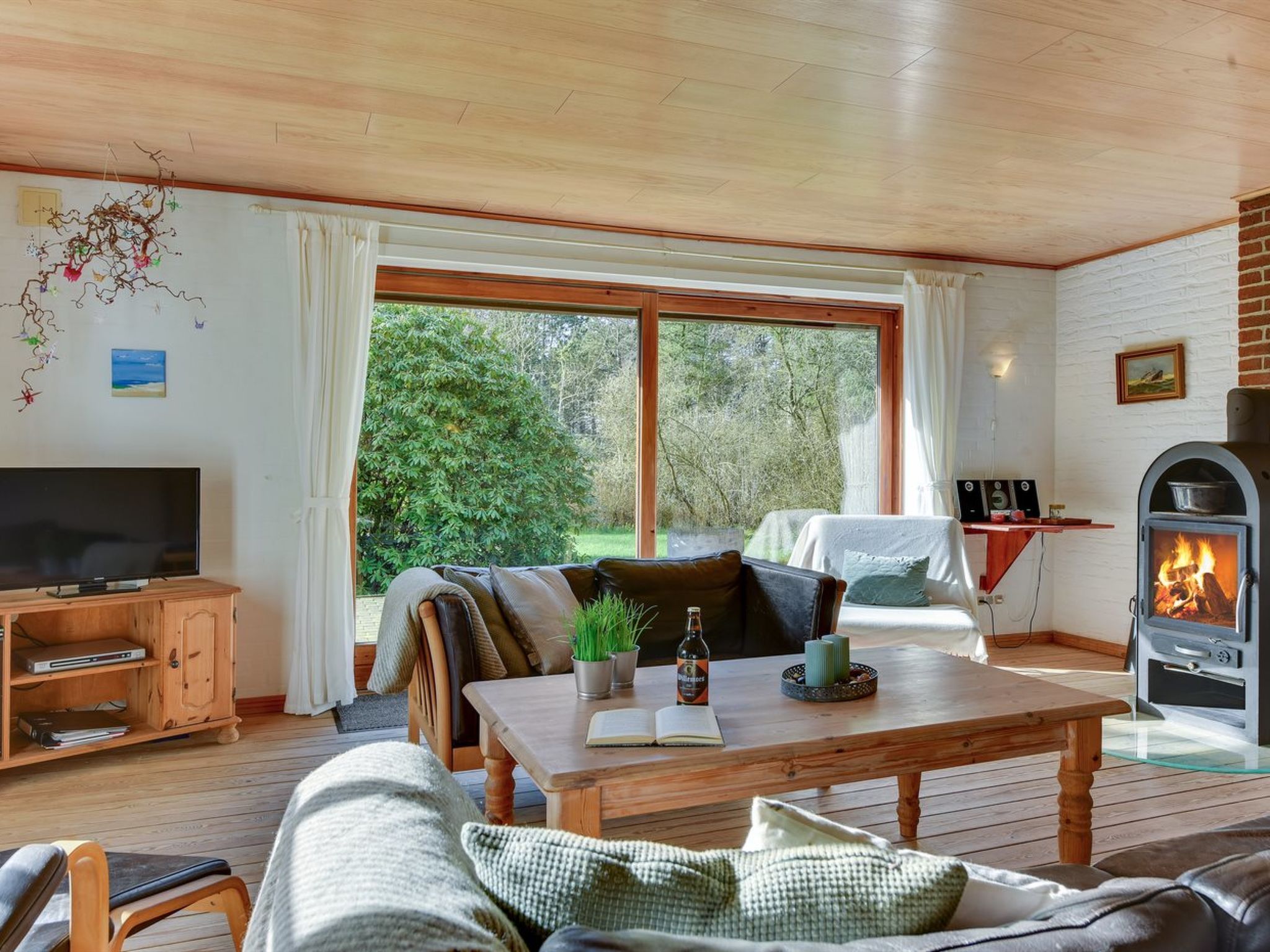 "Iiro" - 2.5km from the sea - Binnen