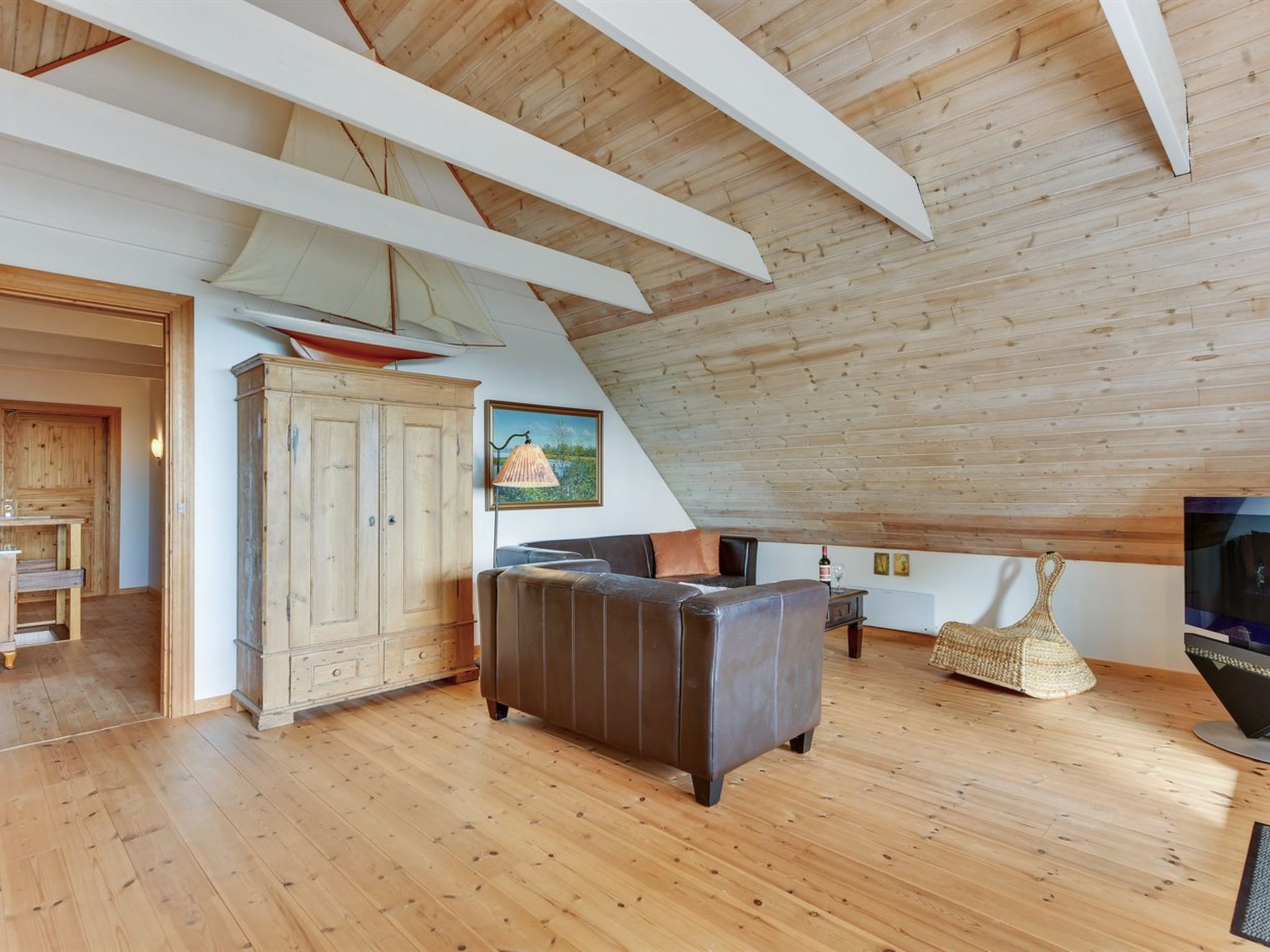 "Iiro" - 2.5km from the sea - Binnen